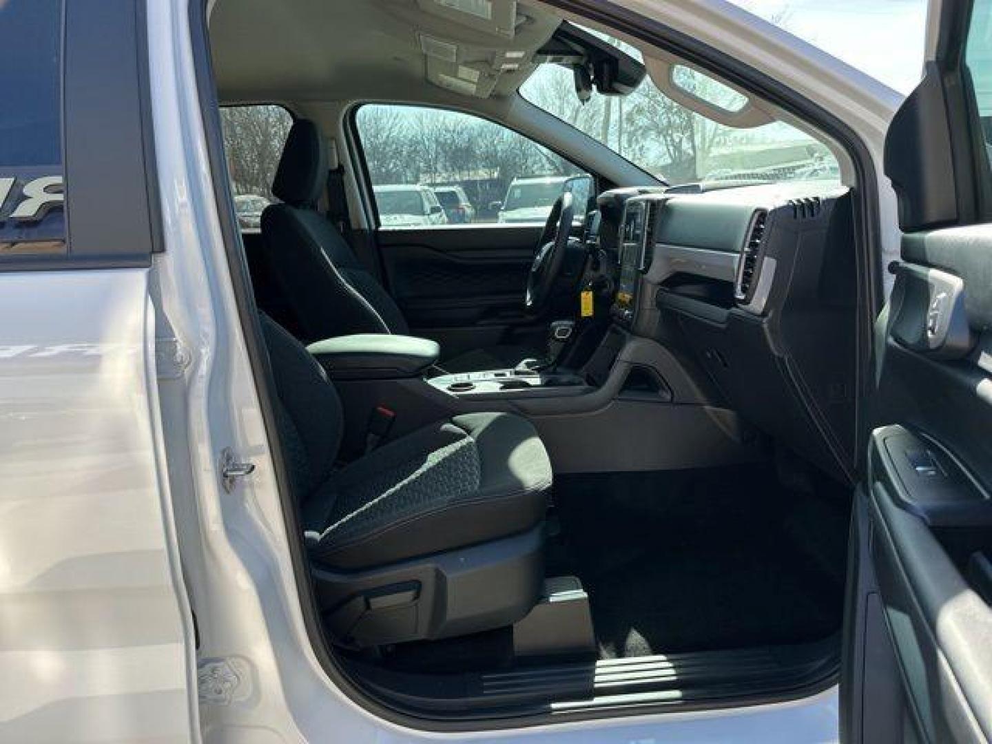 2025 Oxford White /Ebony Ford Ranger XL (1FTER4BH9SL) with an EcoBoost 2.3L I4 GTDi DOHC Turbocharged VCT engine, Automatic transmission, located at 1105 E Mulberry, Kaufman, TX, 75142, (972) 962-2151, 32.589550, -96.300926 - $3,475 off MSRP! Priced below KBB Fair Purchase Price!<br><br><br>White / Oxford White 2025 Ford Ranger 4D Crew Cab XL RWD 10-Speed Automatic EcoBoost 2.3L I4 GTDi DOHC Turbocharged VCT 21/25 City/Highway MPG Price includes: $1000 - Truck Month Bonus Customer Cash. Exp. 03/31/2026 $2000 - Bonus Cust - Photo#18