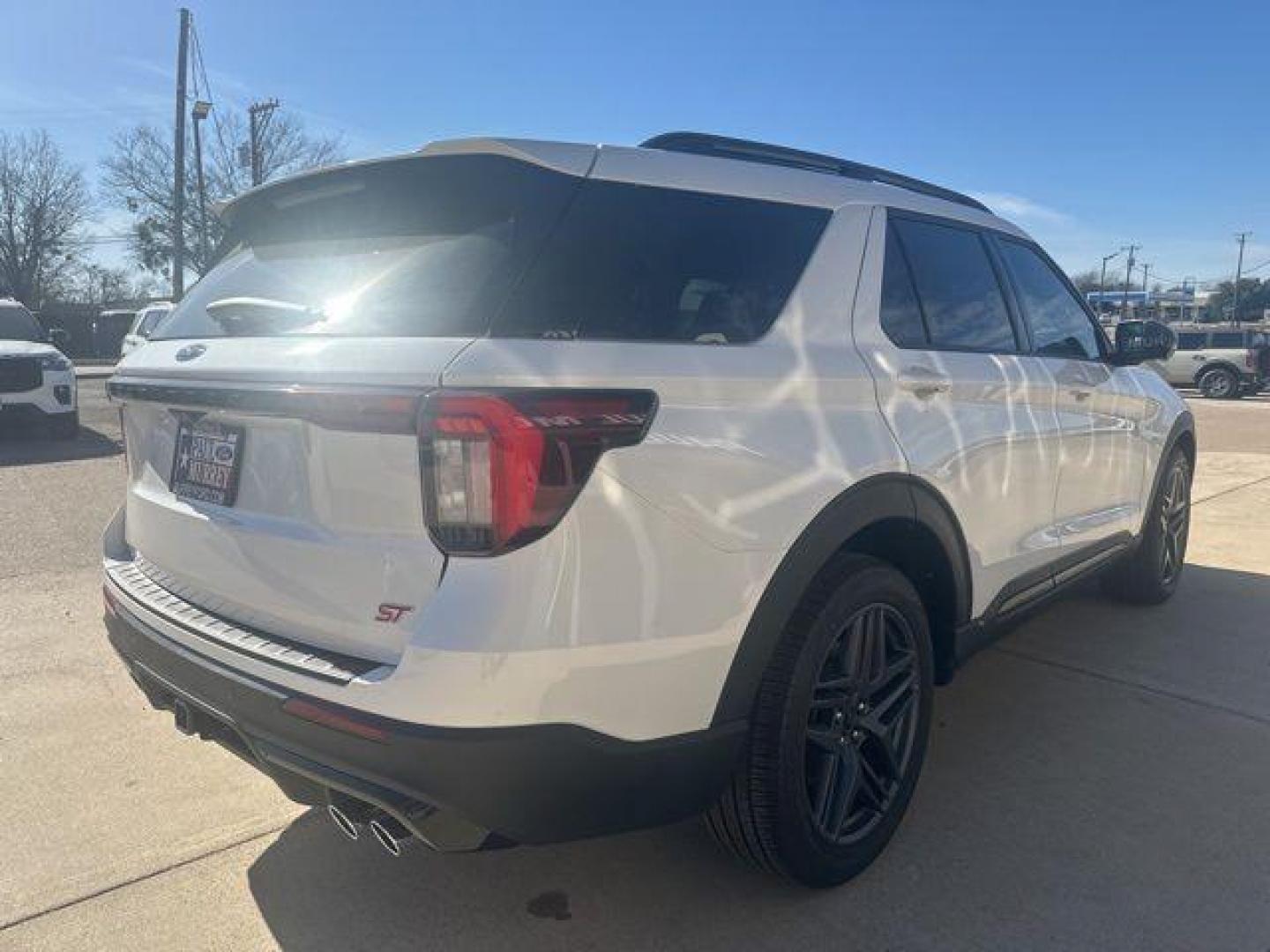 2026 White Metallic /Onyx Ford Explorer ST (1FMWK8GC2TG) with an 3.0L EcoBoost V6 engine, Automatic transmission, located at 1105 E Mulberry, Kaufman, TX, 75142, (972) 962-2151, 32.589550, -96.300926 - $3,500 off MSRP!<br><br>4WD.<br>White Metallic 2026 Ford Explorer 4D Sport Utility ST 4WD 10-Speed Automatic 3.0L EcoBoost V6 18/25 City/Highway MPG Price includes: $3500 - Retail Customer Cash. Exp. 03/31/2026 - Photo#4