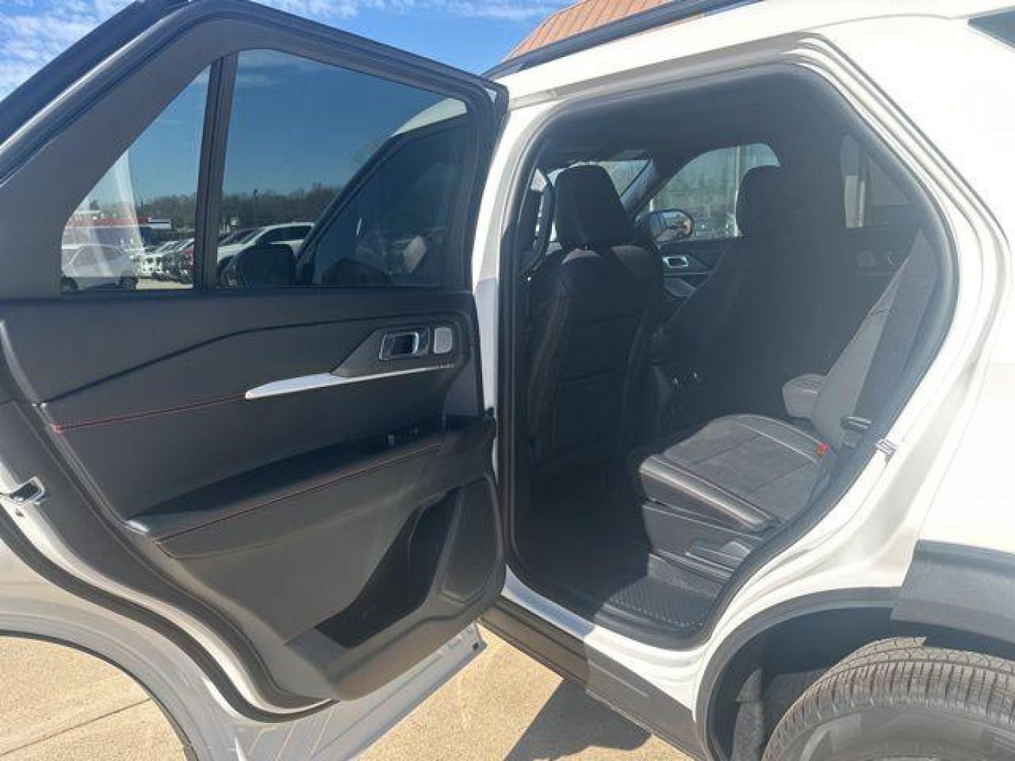 2026 White Metallic /Onyx Ford Explorer ST (1FMWK8GC2TG) with an 3.0L EcoBoost V6 engine, Automatic transmission, located at 1105 E Mulberry, Kaufman, TX, 75142, (972) 962-2151, 32.589550, -96.300926 - $3,500 off MSRP!<br><br>4WD.<br>White Metallic 2026 Ford Explorer 4D Sport Utility ST 4WD 10-Speed Automatic 3.0L EcoBoost V6 18/25 City/Highway MPG Price includes: $3500 - Retail Customer Cash. Exp. 03/31/2026 - Photo#14