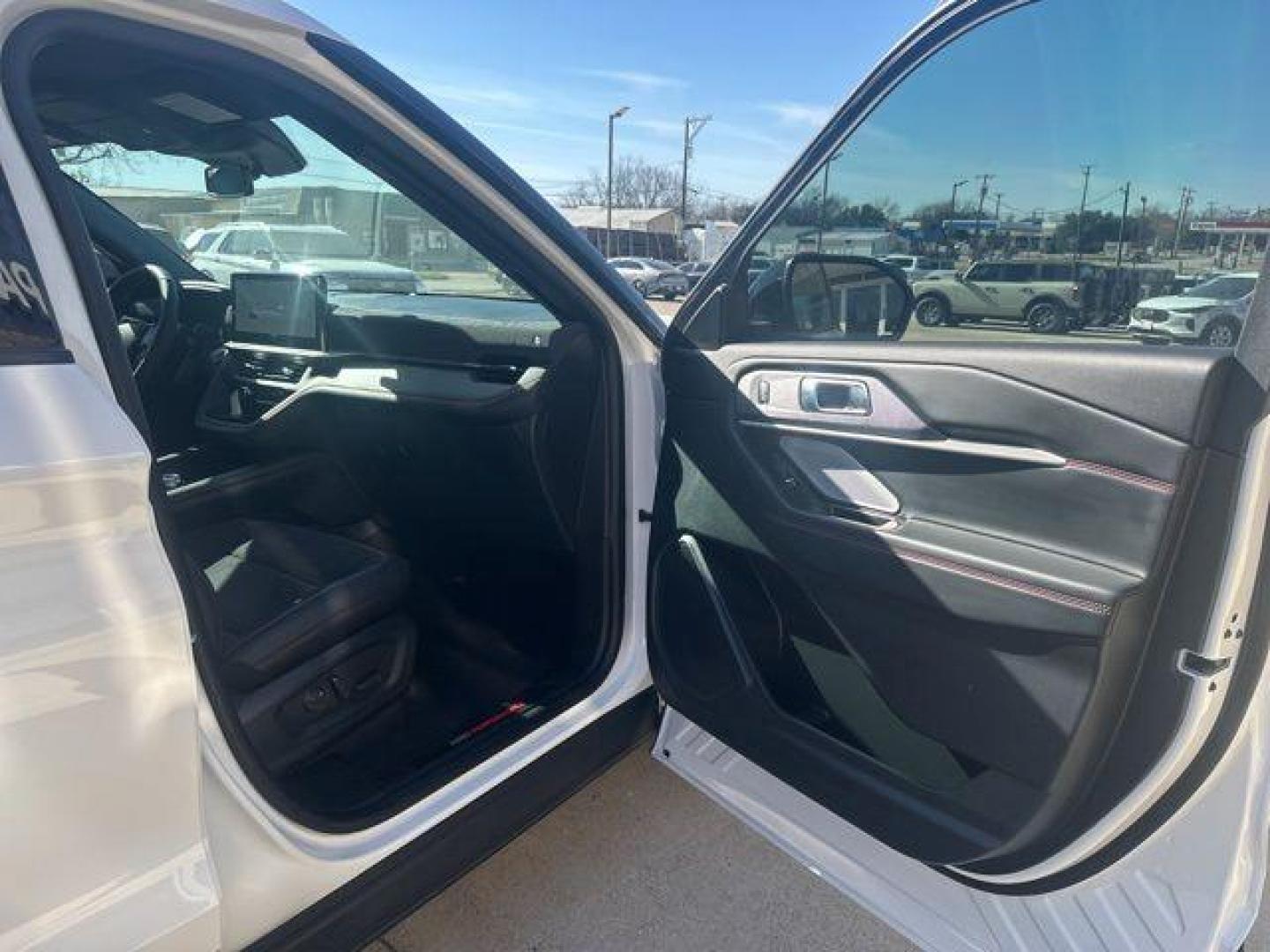 2026 White Metallic /Onyx Ford Explorer ST (1FMWK8GC2TG) with an 3.0L EcoBoost V6 engine, Automatic transmission, located at 1105 E Mulberry, Kaufman, TX, 75142, (972) 962-2151, 32.589550, -96.300926 - $3,500 off MSRP!<br><br>4WD.<br>White Metallic 2026 Ford Explorer 4D Sport Utility ST 4WD 10-Speed Automatic 3.0L EcoBoost V6 18/25 City/Highway MPG Price includes: $3500 - Retail Customer Cash. Exp. 03/31/2026 - Photo#20