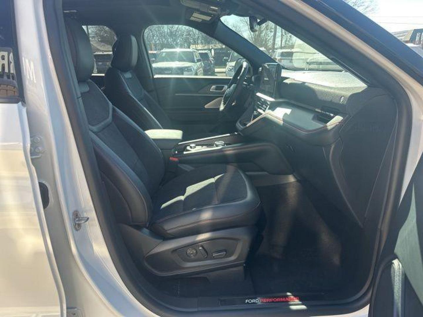 2026 White Metallic /Onyx Ford Explorer ST (1FMWK8GC2TG) with an 3.0L EcoBoost V6 engine, Automatic transmission, located at 1105 E Mulberry, Kaufman, TX, 75142, (972) 962-2151, 32.589550, -96.300926 - $3,500 off MSRP!<br><br>4WD.<br>White Metallic 2026 Ford Explorer 4D Sport Utility ST 4WD 10-Speed Automatic 3.0L EcoBoost V6 18/25 City/Highway MPG Price includes: $3500 - Retail Customer Cash. Exp. 03/31/2026 - Photo#21
