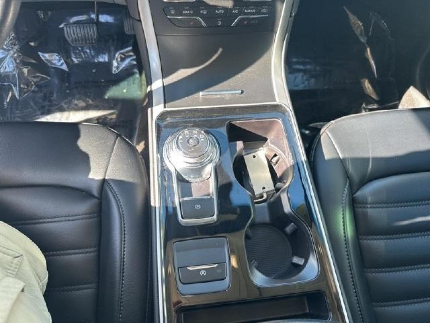 2019 Magnetic /Ebony Ford Edge SEL (2FMPK3J98KB) with an EcoBoost 2.0L I4 GTDi DOHC Turbocharged VCT engine, Automatic transmission, located at 1105 E Mulberry, Kaufman, TX, 75142, (972) 962-2151, 32.589550, -96.300926 - Magnetic 2019 Ford Edge 4D Sport Utility SEL FWD 8-Speed Automatic EcoBoost 2.0L I4 GTDi DOHC Turbocharged VCT<br><br><br>22/29 City/Highway MPG<br><br><br>Please call Paul Murrey Ford Inc. In Kaufman Texas A Family Dealership Since 1952 Serving the Dallas Fort Worth and East Texas areas for over 70 - Photo#9