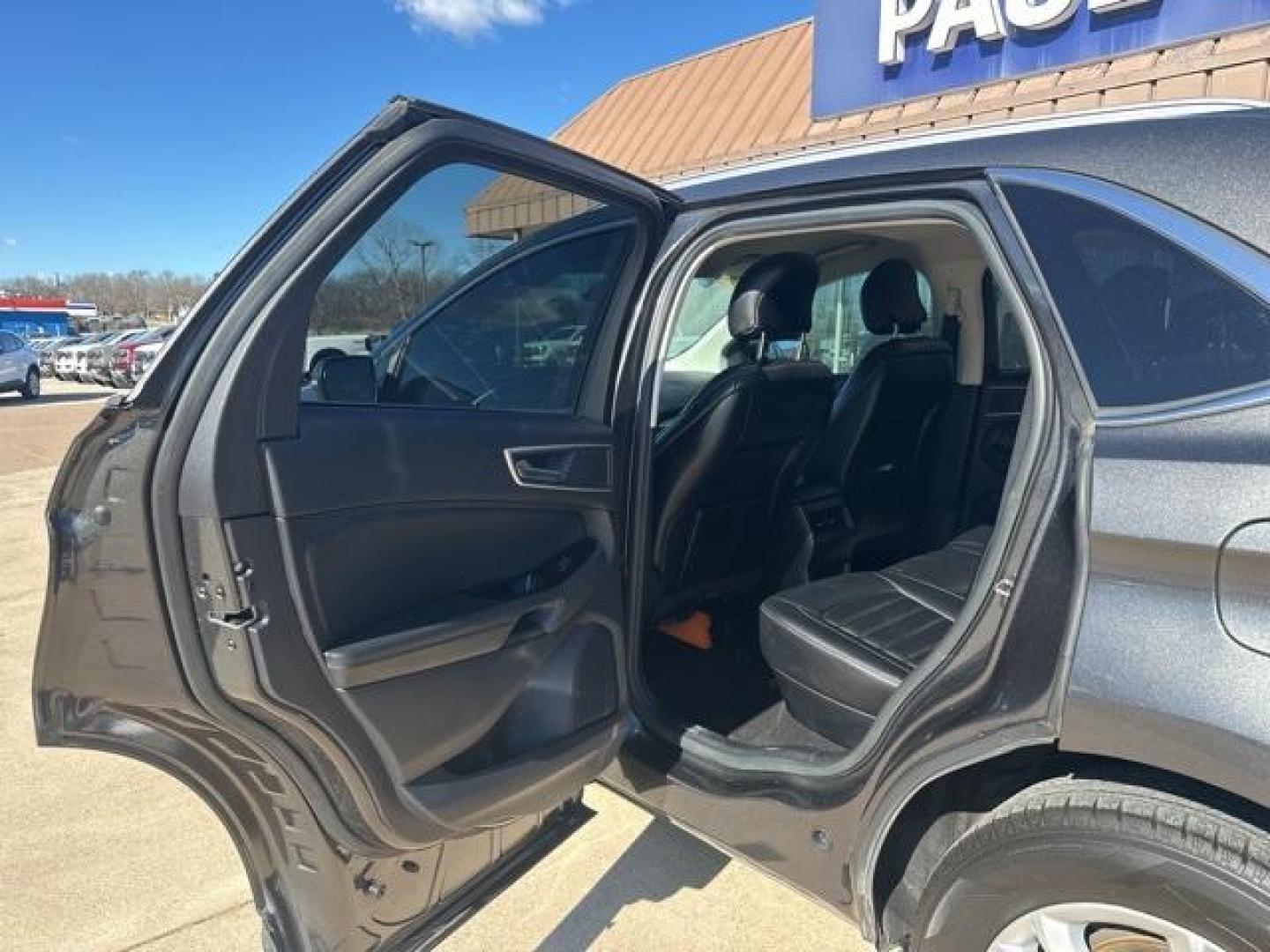 2019 Magnetic /Ebony Ford Edge SEL (2FMPK3J98KB) with an EcoBoost 2.0L I4 GTDi DOHC Turbocharged VCT engine, Automatic transmission, located at 1105 E Mulberry, Kaufman, TX, 75142, (972) 962-2151, 32.589550, -96.300926 - Magnetic 2019 Ford Edge 4D Sport Utility SEL FWD 8-Speed Automatic EcoBoost 2.0L I4 GTDi DOHC Turbocharged VCT<br><br><br>22/29 City/Highway MPG<br><br><br>Please call Paul Murrey Ford Inc. In Kaufman Texas A Family Dealership Since 1952 Serving the Dallas Fort Worth and East Texas areas for over 70 - Photo#11