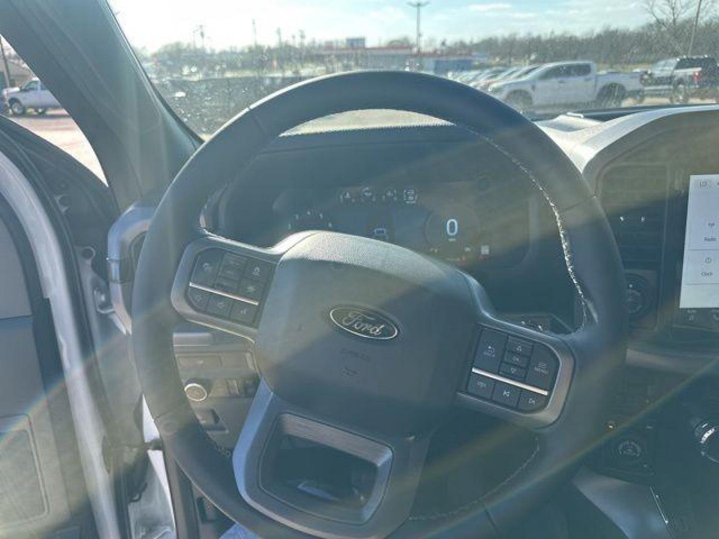 2026 Oxford White /Black Ford F-150 XLT (1FTFW3L52TK) with an 5.0L V8 engine, Automatic transmission, located at 1105 E Mulberry, Kaufman, TX, 75142, (972) 962-2151, 32.589550, -96.300926 - $3,000 off MSRP!<br><br>4WD.<br>White / Oxford White 2026 Ford F-150 4D SuperCrew XLT 4WD 10-Speed Automatic 5.0L V8 17/22 City/Highway MPG Price includes: $3000 - Retail Customer Cash. Exp. 04/30/2026 - Photo#8