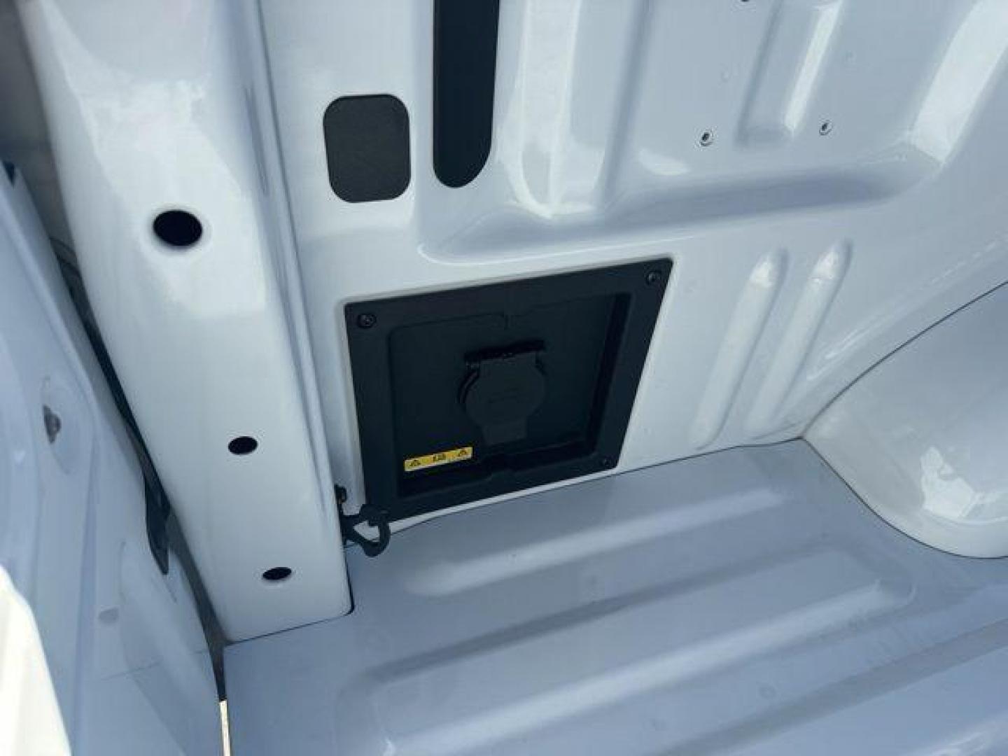 2026 Oxford White /Black Ford F-150 XLT (1FTFW3L52TK) with an 5.0L V8 engine, Automatic transmission, located at 1105 E Mulberry, Kaufman, TX, 75142, (972) 962-2151, 32.589550, -96.300926 - $3,000 off MSRP!<br><br>4WD.<br>White / Oxford White 2026 Ford F-150 4D SuperCrew XLT 4WD 10-Speed Automatic 5.0L V8 17/22 City/Highway MPG Price includes: $3000 - Retail Customer Cash. Exp. 04/30/2026 - Photo#13