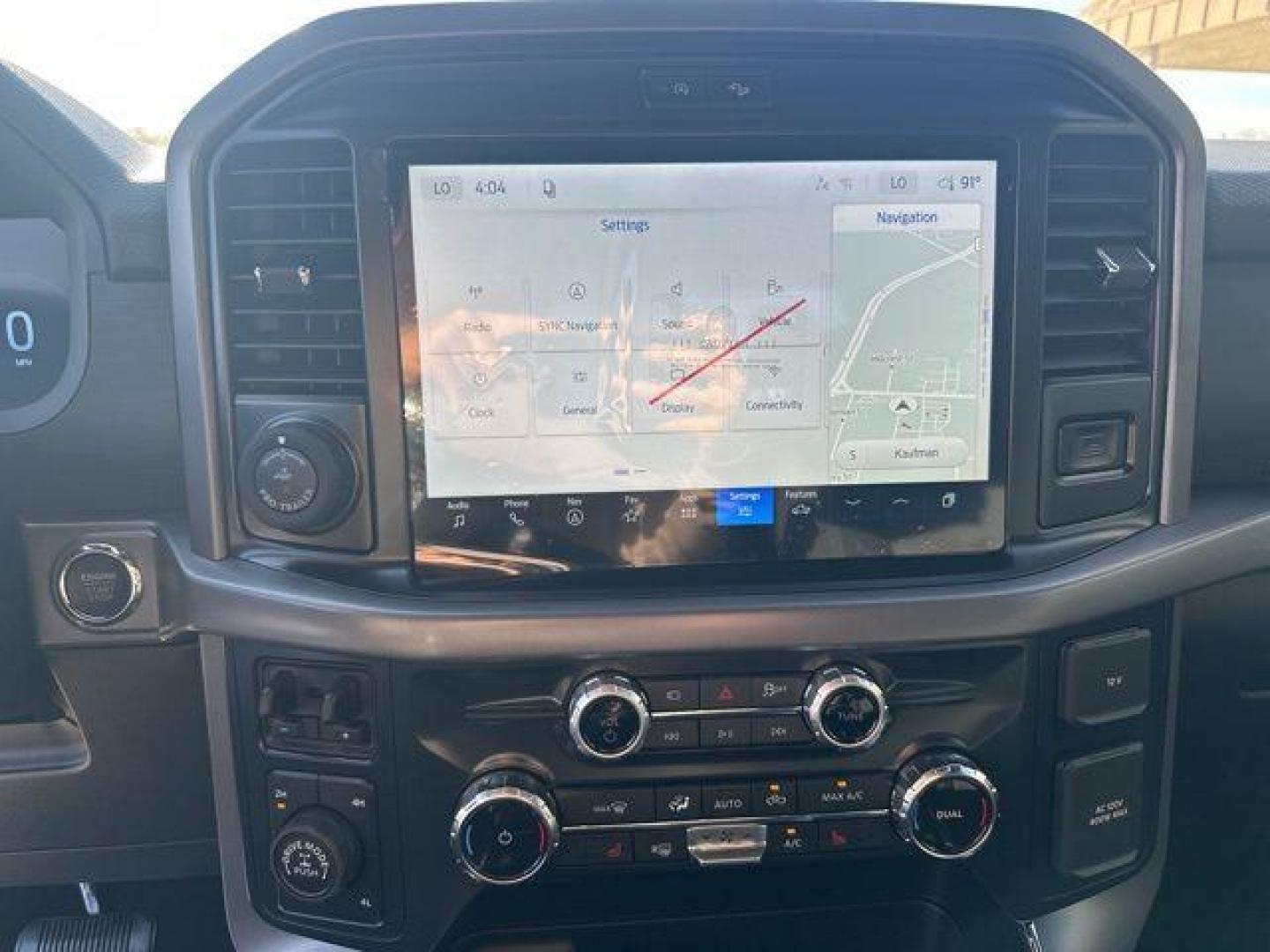 2026 Oxford White /Black Ford F-150 XLT (1FTFW3L52TK) with an 5.0L V8 engine, Automatic transmission, located at 1105 E Mulberry, Kaufman, TX, 75142, (972) 962-2151, 32.589550, -96.300926 - $1,000 off MSRP!<br><br>4WD.<br>White / Oxford White 2026 Ford F-150 4D SuperCrew XLT 4WD 10-Speed Automatic 5.0L V8 17/22 City/Highway MPG Price includes: $1000 - Employee Pricing Retail Customer Cash. Exp. 07/06/2026 - Photo#9