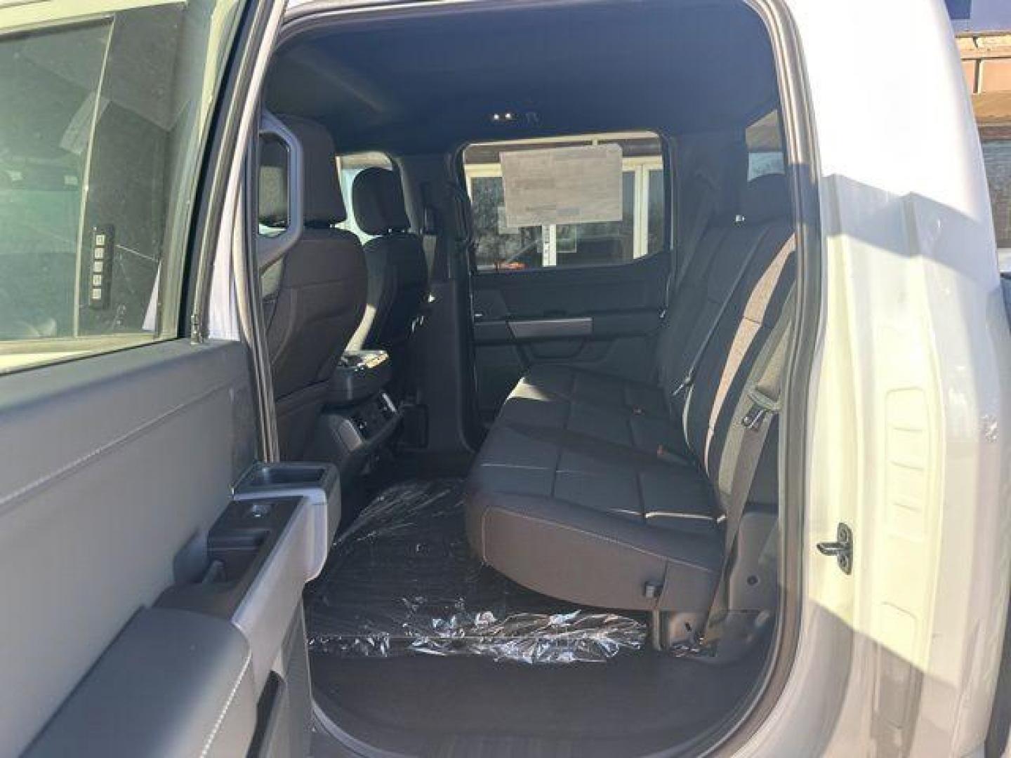 2026 Oxford White /Black Ford F-150 XLT (1FTFW3L52TK) with an 5.0L V8 engine, Automatic transmission, located at 1105 E Mulberry, Kaufman, TX, 75142, (972) 962-2151, 32.589550, -96.300926 - $1,000 off MSRP!<br><br>4WD.<br>White / Oxford White 2026 Ford F-150 4D SuperCrew XLT 4WD 10-Speed Automatic 5.0L V8 17/22 City/Highway MPG Price includes: $1000 - Employee Pricing Retail Customer Cash. Exp. 07/06/2026 - Photo#12