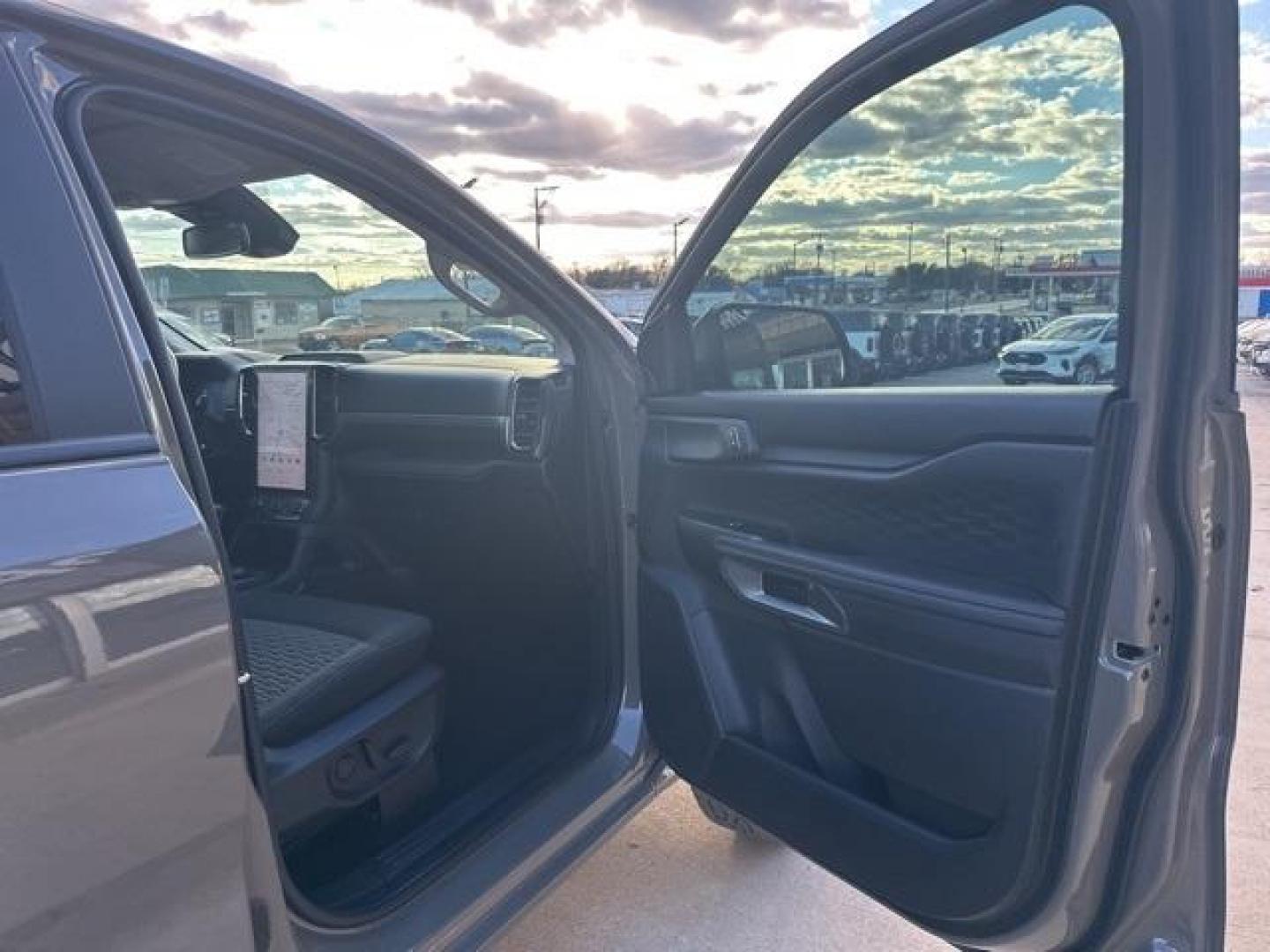 2025 Marsh Gray /Ebony Interior Trim Ford Ranger XLT (1FTER4GH2SL) with an EcoBoost 2.3L I4 GTDi DOHC Turbocharged VCT engine, Automatic transmission, located at 1105 E Mulberry, Kaufman, TX, 75142, (972) 962-2151, 32.589550, -96.300926 - $2,000 off MSRP!<br><br><br>Marsh Gray 2025 Ford Ranger 4D Crew Cab XLT RWD 10-Speed Automatic EcoBoost 2.3L I4 GTDi DOHC Turbocharged VCT 21/25 City/Highway MPG Price includes: $2000 - Bonus Customer Cash. Exp. 03/31/2026 - Photo#17