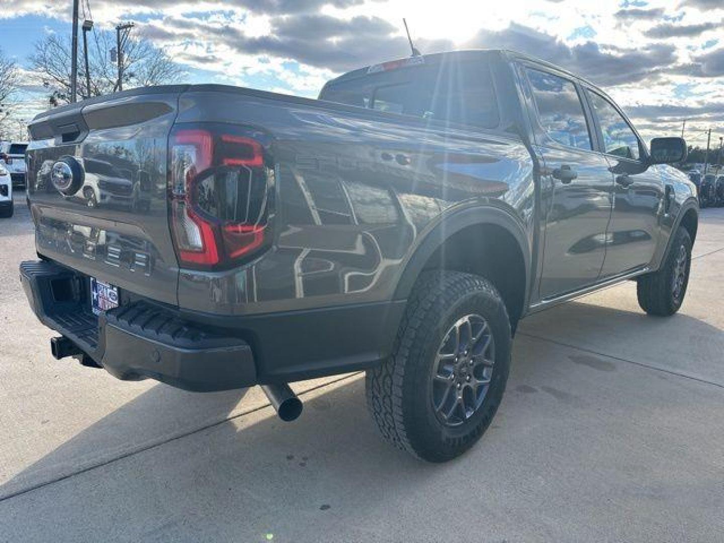 2025 Marsh Gray /Ebony Interior Trim Ford Ranger XLT (1FTER4GH2SL) with an EcoBoost 2.3L I4 GTDi DOHC Turbocharged VCT engine, Automatic transmission, located at 1105 E Mulberry, Kaufman, TX, 75142, (972) 962-2151, 32.589550, -96.300926 - $4,034 off MSRP!<br><br><br>Marsh Gray 2025 Ford Ranger 4D Crew Cab XLT RWD 10-Speed Automatic EcoBoost 2.3L I4 GTDi DOHC Turbocharged VCT 21/25 City/Highway MPG Price includes: $1000 - Truck Month Bonus Customer Cash. Exp. 03/31/2026 $2000 - Bonus Customer Cash. Exp. 03/31/2026 - Photo#5
