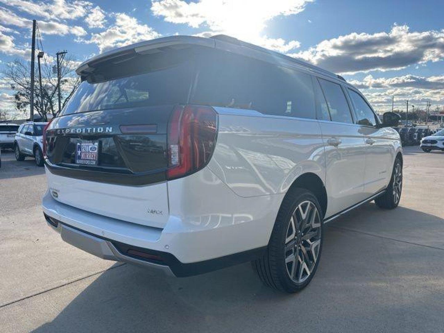 2026 White Metallic /Mojave Dusk Ford Expedition Max Platinum (1FMJK1MG5TE) with an 3.5L V6 engine, Automatic transmission, located at 1105 E Mulberry, Kaufman, TX, 75142, (972) 962-2151, 32.589550, -96.300926 - Star White Metallic Tri-Coat 2026 Ford Expedition Max 4D Sport Utility Platinum 4WD 10-Speed Automatic 3.5L V6 - Photo#4