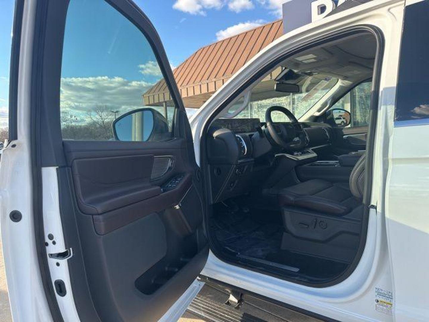 2026 White Metallic /Mojave Dusk Ford Expedition Max Platinum (1FMJK1MG5TE) with an 3.5L V6 engine, Automatic transmission, located at 1105 E Mulberry, Kaufman, TX, 75142, (972) 962-2151, 32.589550, -96.300926 - Star White Metallic Tri-Coat 2026 Ford Expedition Max 4D Sport Utility Platinum 4WD 10-Speed Automatic 3.5L V6 - Photo#7