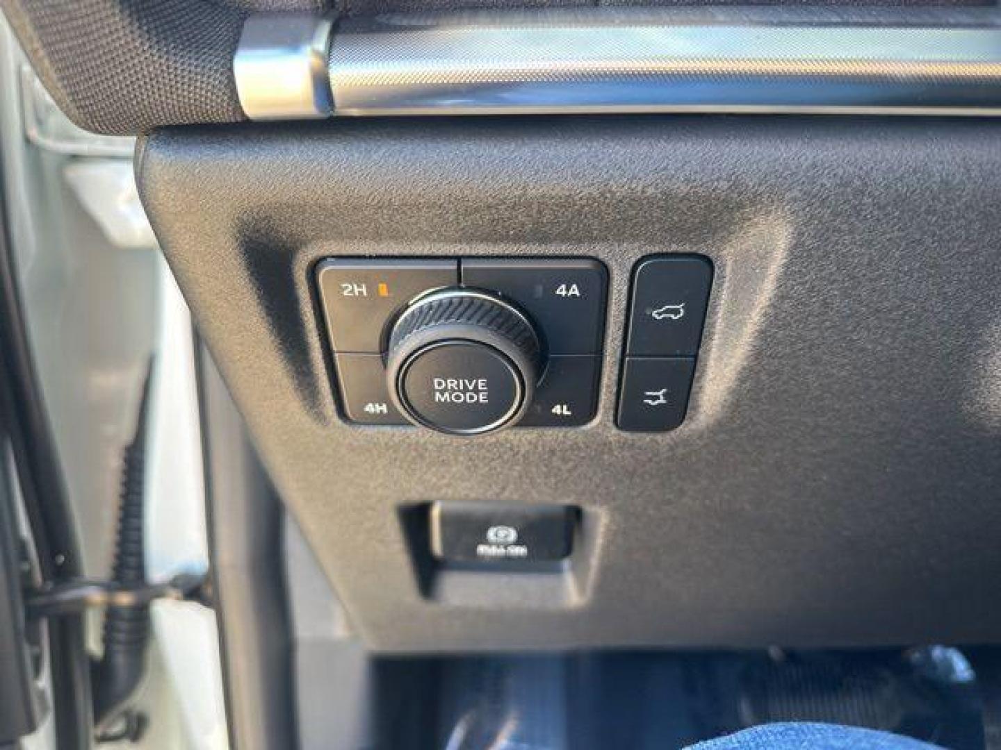 2026 White Metallic /Mojave Dusk Ford Expedition Max Platinum (1FMJK1MG5TE) with an 3.5L V6 engine, Automatic transmission, located at 1105 E Mulberry, Kaufman, TX, 75142, (972) 962-2151, 32.589550, -96.300926 - Star White Metallic Tri-Coat 2026 Ford Expedition Max 4D Sport Utility Platinum 4WD 10-Speed Automatic 3.5L V6 - Photo#13