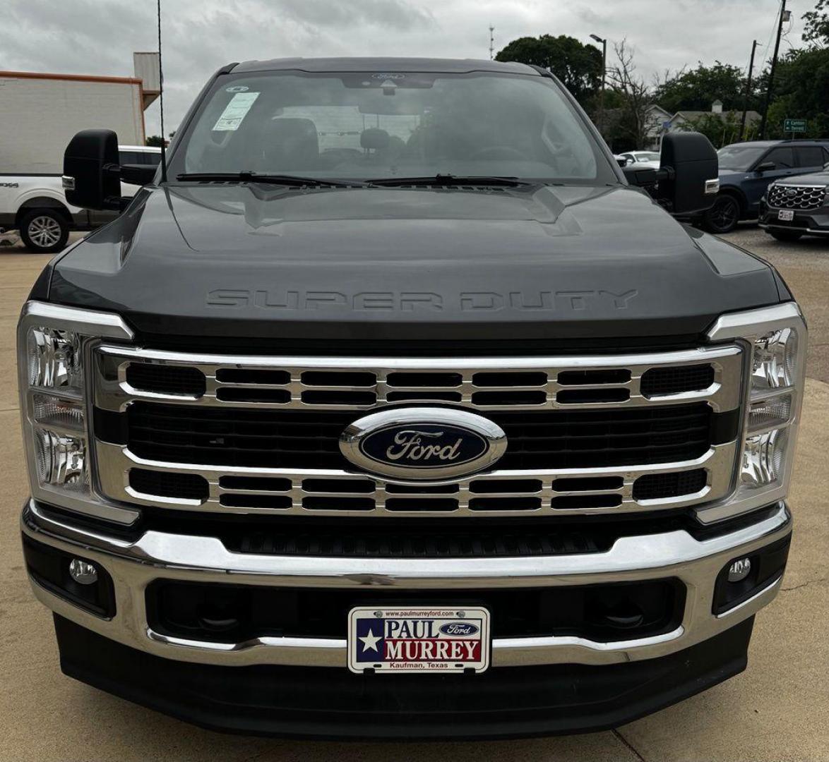 2026 Gray Metallic /Medium Dark Slate Ford F-250SD XLT (1FT7W2BT7TE) with an Power Stroke 6.7L V8 DI 32V OHV Turbodiesel engine, Automatic transmission, located at 1105 E Mulberry, Kaufman, TX, 75142, (972) 962-2151, 32.589550, -96.300926 - $3,761 off MSRP!<br><br>4WD.<br>Carbonized Gray Metallic 2026 Ford F-250SD 4D Crew Cab XLT 4WD 10-Speed Automatic Power Stroke 6.7L V8 DI 32V OHV Turbodiesel - Photo#1