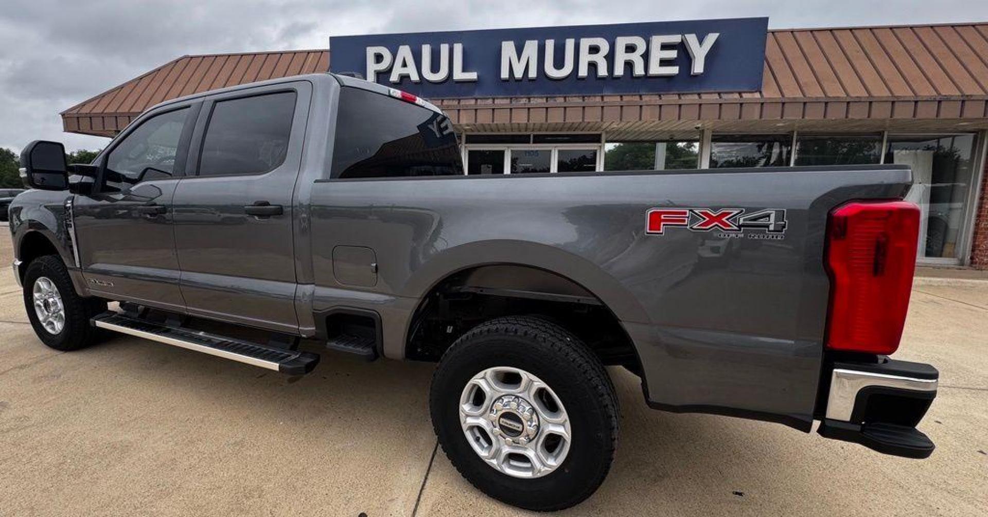 2026 Gray Metallic /Medium Dark Slate Ford F-250SD XLT (1FT7W2BT7TE) with an Power Stroke 6.7L V8 DI 32V OHV Turbodiesel engine, Automatic transmission, located at 1105 E Mulberry, Kaufman, TX, 75142, (972) 962-2151, 32.589550, -96.300926 - $3,761 off MSRP!<br><br>4WD.<br>Carbonized Gray Metallic 2026 Ford F-250SD 4D Crew Cab XLT 4WD 10-Speed Automatic Power Stroke 6.7L V8 DI 32V OHV Turbodiesel - Photo#3