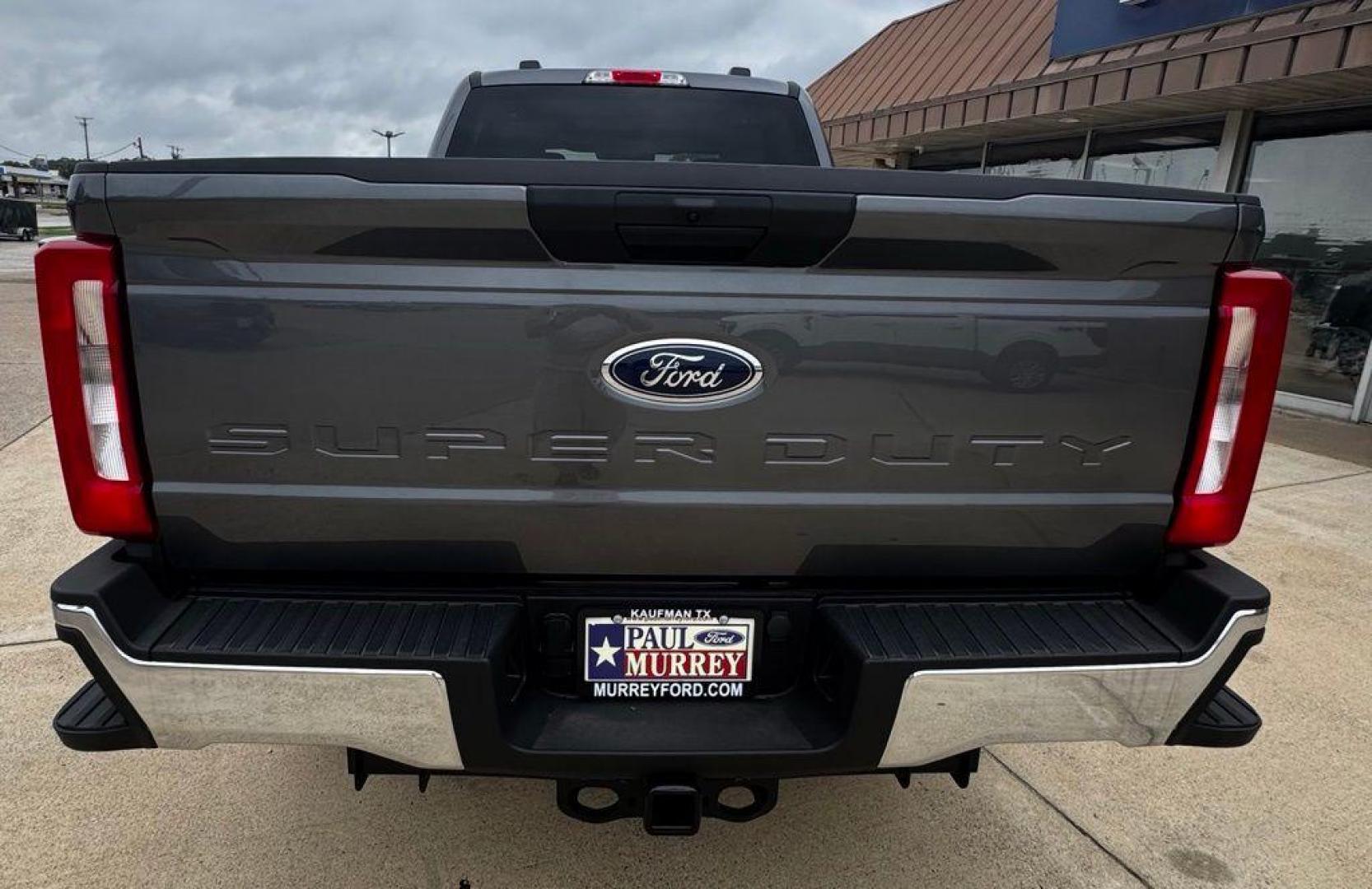 2026 Gray Metallic /Medium Dark Slate Ford F-250SD XLT (1FT7W2BT7TE) with an Power Stroke 6.7L V8 DI 32V OHV Turbodiesel engine, Automatic transmission, located at 1105 E Mulberry, Kaufman, TX, 75142, (972) 962-2151, 32.589550, -96.300926 - $3,761 off MSRP!<br><br>4WD.<br>Carbonized Gray Metallic 2026 Ford F-250SD 4D Crew Cab XLT 4WD 10-Speed Automatic Power Stroke 6.7L V8 DI 32V OHV Turbodiesel - Photo#4