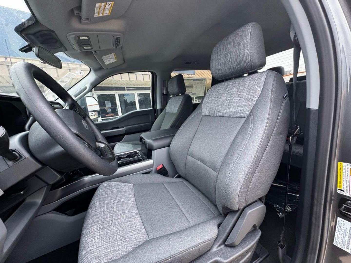 2026 Gray Metallic /Medium Dark Slate Ford F-250SD XLT (1FT7W2BT7TE) with an Power Stroke 6.7L V8 DI 32V OHV Turbodiesel engine, Automatic transmission, located at 1105 E Mulberry, Kaufman, TX, 75142, (972) 962-2151, 32.589550, -96.300926 - $3,761 off MSRP!<br><br>4WD.<br>Carbonized Gray Metallic 2026 Ford F-250SD 4D Crew Cab XLT 4WD 10-Speed Automatic Power Stroke 6.7L V8 DI 32V OHV Turbodiesel - Photo#12