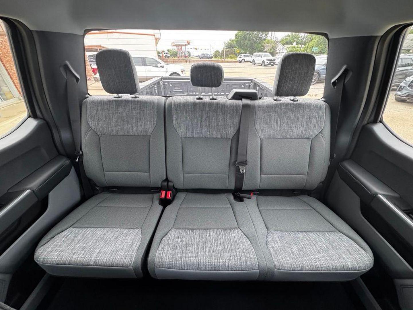 2026 Gray Metallic /Medium Dark Slate Ford F-250SD XLT (1FT7W2BT7TE) with an Power Stroke 6.7L V8 DI 32V OHV Turbodiesel engine, Automatic transmission, located at 1105 E Mulberry, Kaufman, TX, 75142, (972) 962-2151, 32.589550, -96.300926 - $3,761 off MSRP!<br><br>4WD.<br>Carbonized Gray Metallic 2026 Ford F-250SD 4D Crew Cab XLT 4WD 10-Speed Automatic Power Stroke 6.7L V8 DI 32V OHV Turbodiesel - Photo#18