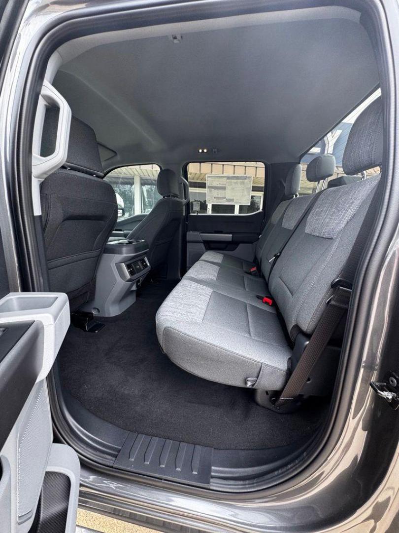 2026 Gray Metallic /Medium Dark Slate Ford F-250SD XLT (1FT7W2BT7TE) with an Power Stroke 6.7L V8 DI 32V OHV Turbodiesel engine, Automatic transmission, located at 1105 E Mulberry, Kaufman, TX, 75142, (972) 962-2151, 32.589550, -96.300926 - $3,761 off MSRP!<br><br>4WD.<br>Carbonized Gray Metallic 2026 Ford F-250SD 4D Crew Cab XLT 4WD 10-Speed Automatic Power Stroke 6.7L V8 DI 32V OHV Turbodiesel - Photo#22