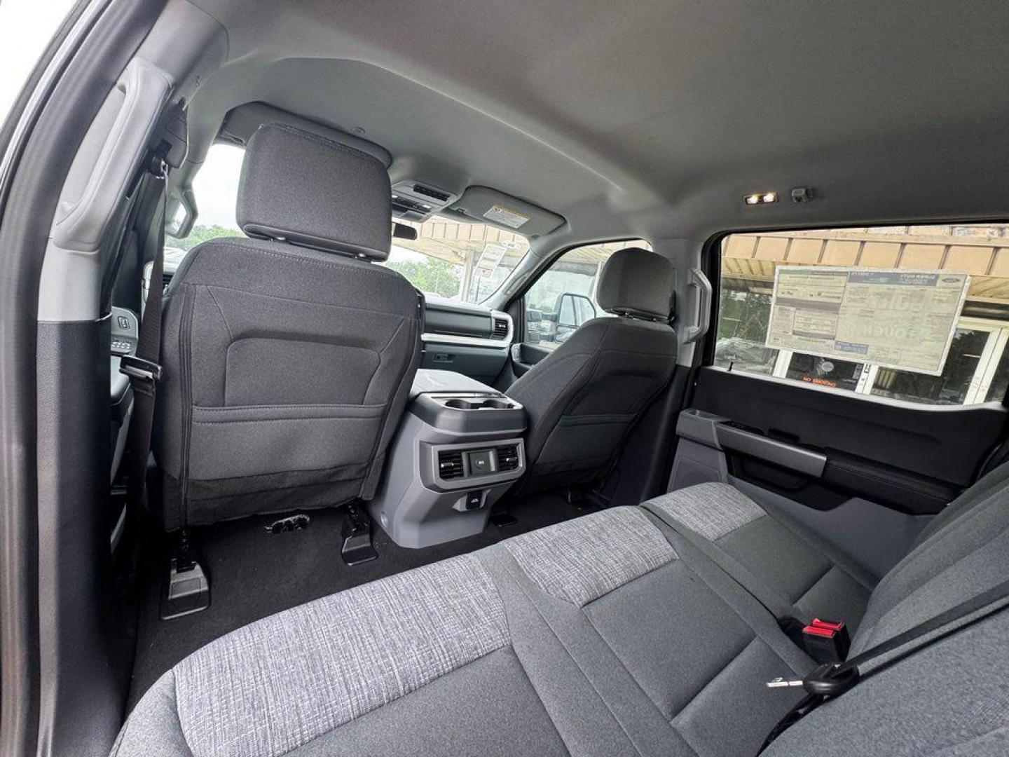 2026 Gray Metallic /Medium Dark Slate Ford F-250SD XLT (1FT7W2BT7TE) with an Power Stroke 6.7L V8 DI 32V OHV Turbodiesel engine, Automatic transmission, located at 1105 E Mulberry, Kaufman, TX, 75142, (972) 962-2151, 32.589550, -96.300926 - $3,761 off MSRP!<br><br>4WD.<br>Carbonized Gray Metallic 2026 Ford F-250SD 4D Crew Cab XLT 4WD 10-Speed Automatic Power Stroke 6.7L V8 DI 32V OHV Turbodiesel - Photo#23