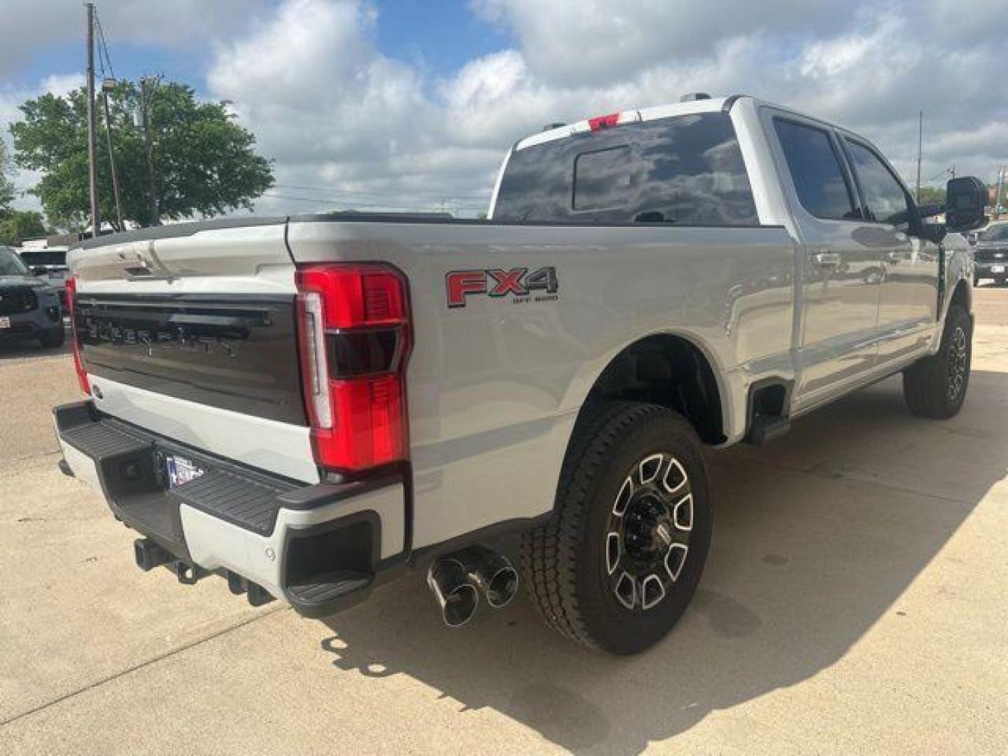 2026 Avalanche /Black Onyx/Platinum Blue Ford F-250SD Platinum (1FT8W2BM2TE) with an 6.7L High Output Power Stroke V8 Diesel engine, Automatic transmission, located at 1105 E Mulberry, Kaufman, TX, 75142, (972) 962-2151, 32.589550, -96.300926 - Photo#3