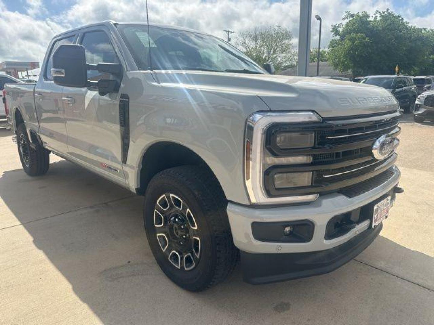 2026 Avalanche /Black Onyx/Platinum Blue Ford F-250SD Platinum (1FT8W2BM2TE) with an 6.7L High Output Power Stroke V8 Diesel engine, Automatic transmission, located at 1105 E Mulberry, Kaufman, TX, 75142, (972) 962-2151, 32.589550, -96.300926 - Photo#4