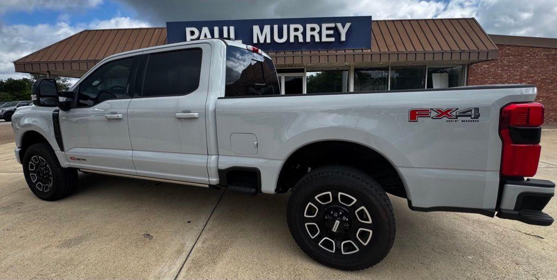 2026 Avalanche /Black Onyx/Platinum Blue Ford F-250SD Platinum (1FT8W2BM2TE) with an 6.7L High Output Power Stroke V8 Diesel engine, Automatic transmission, located at 1105 E Mulberry, Kaufman, TX, 75142, (972) 962-2151, 32.589550, -96.300926 - $5,239 off MSRP!<br><br>4WD.<br>Avalanche 2026 Ford F-250SD 4D Crew Cab Platinum 4WD 10-Speed Automatic 6.7L High Output Power Stroke V8 Diesel - Photo#1