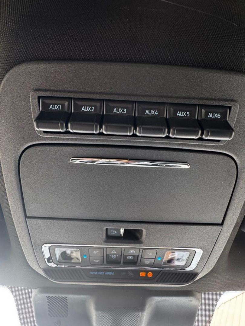 2026 Avalanche /Black Onyx/Platinum Blue Ford F-250SD Platinum (1FT8W2BM2TE) with an 6.7L High Output Power Stroke V8 Diesel engine, Automatic transmission, located at 1105 E Mulberry, Kaufman, TX, 75142, (972) 962-2151, 32.589550, -96.300926 - $5,239 off MSRP!<br><br>4WD.<br>Avalanche 2026 Ford F-250SD 4D Crew Cab Platinum 4WD 10-Speed Automatic 6.7L High Output Power Stroke V8 Diesel - Photo#16