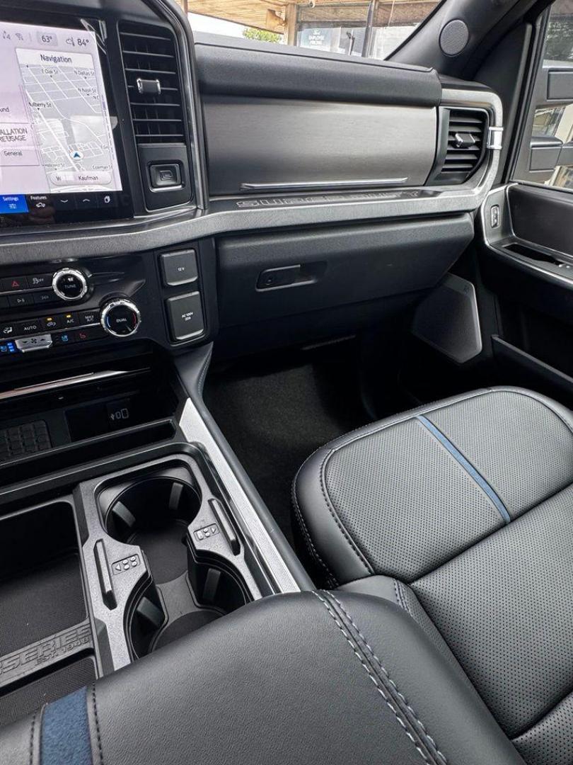 2026 Avalanche /Black Onyx/Platinum Blue Ford F-250SD Platinum (1FT8W2BM2TE) with an 6.7L High Output Power Stroke V8 Diesel engine, Automatic transmission, located at 1105 E Mulberry, Kaufman, TX, 75142, (972) 962-2151, 32.589550, -96.300926 - $5,239 off MSRP!<br><br>4WD.<br>Avalanche 2026 Ford F-250SD 4D Crew Cab Platinum 4WD 10-Speed Automatic 6.7L High Output Power Stroke V8 Diesel - Photo#18