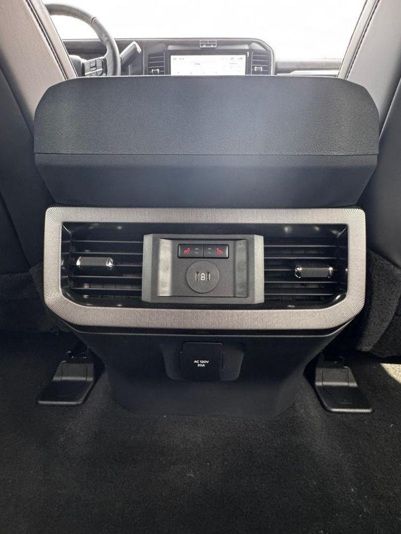 2026 Avalanche /Black Onyx/Platinum Blue Ford F-250SD Platinum (1FT8W2BM2TE) with an 6.7L High Output Power Stroke V8 Diesel engine, Automatic transmission, located at 1105 E Mulberry, Kaufman, TX, 75142, (972) 962-2151, 32.589550, -96.300926 - $5,239 off MSRP!<br><br>4WD.<br>Avalanche 2026 Ford F-250SD 4D Crew Cab Platinum 4WD 10-Speed Automatic 6.7L High Output Power Stroke V8 Diesel - Photo#21