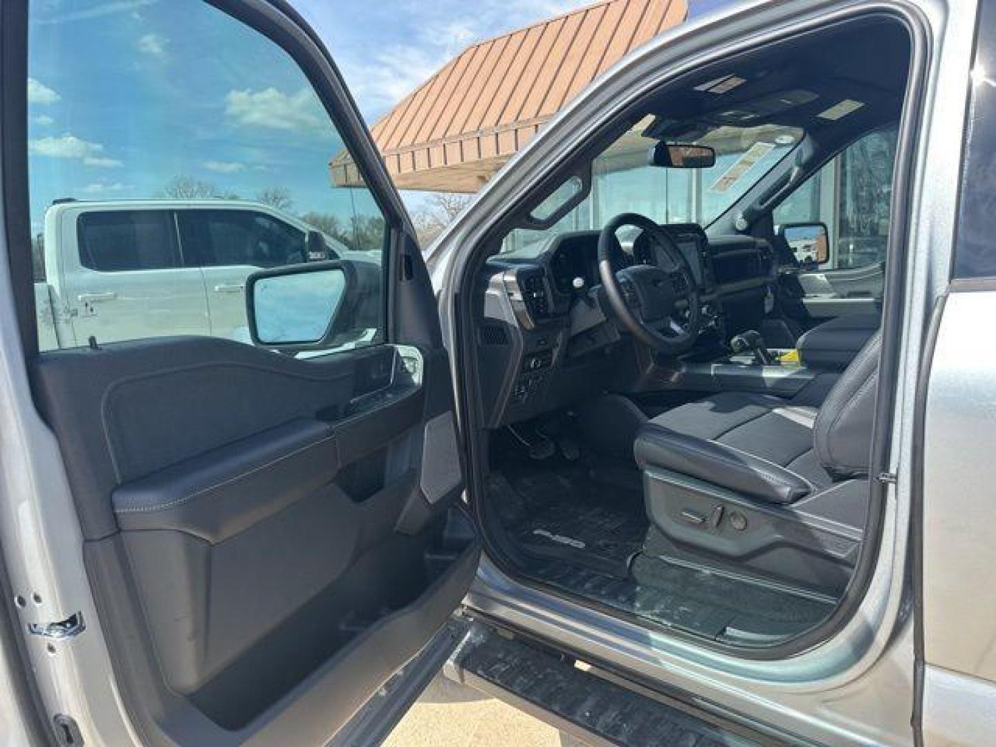 2026 Silver Metallic /Black Ford F-150 Lariat (1FTFW5L82TK) with an 3.5L V6 EcoBoost engine, Automatic transmission, located at 1105 E Mulberry, Kaufman, TX, 75142, (972) 962-2151, 32.589550, -96.300926 - 4WD.<br>Silver Metallic 2026 Ford F-150 4D SuperCrew Lariat 4WD 10-Speed Automatic 3.5L V6 EcoBoost 18/23 City/Highway MPG - Photo#6