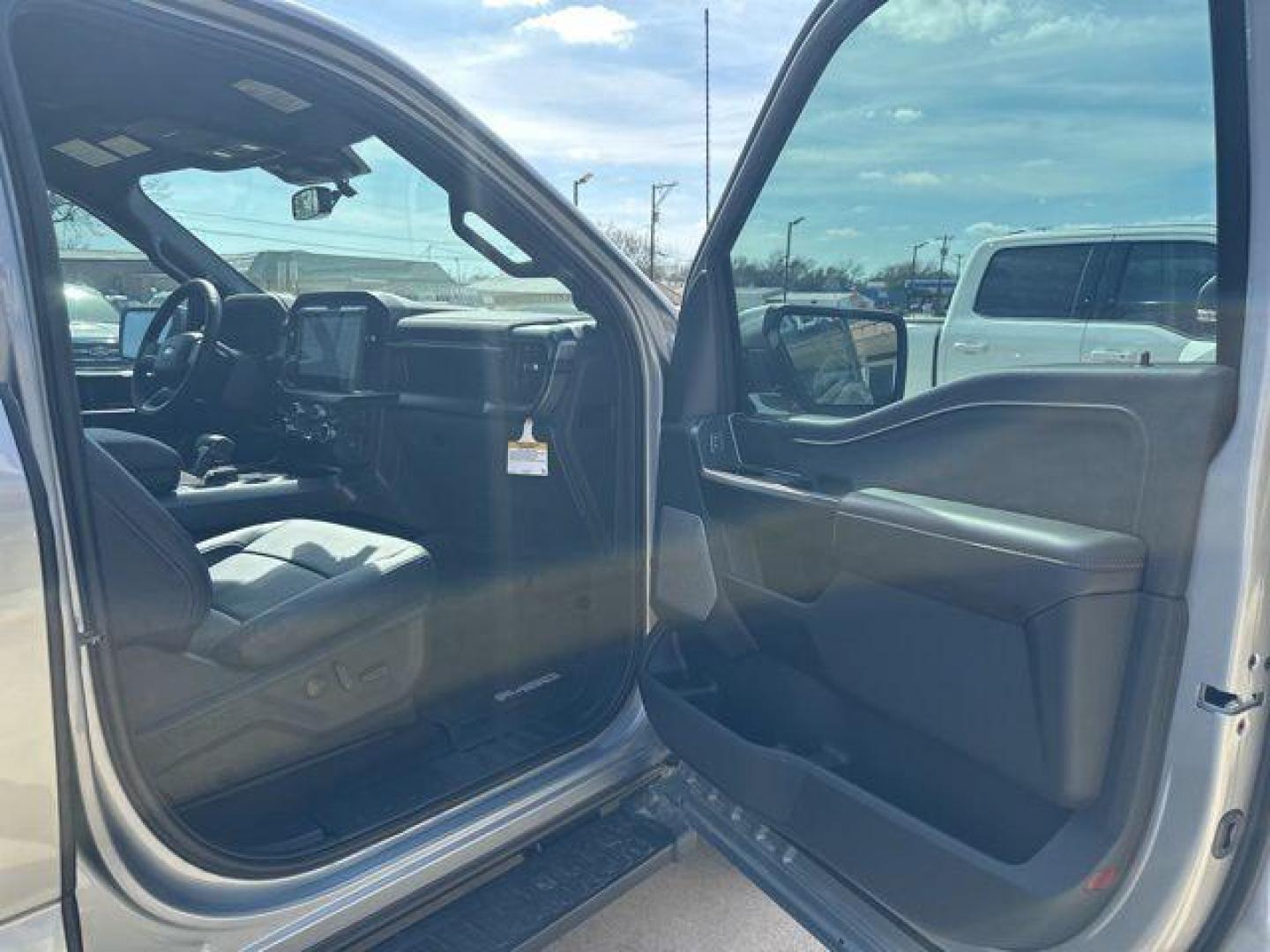 2026 Silver Metallic /Black Ford F-150 Lariat (1FTFW5L82TK) with an 3.5L V6 EcoBoost engine, Automatic transmission, located at 1105 E Mulberry, Kaufman, TX, 75142, (972) 962-2151, 32.589550, -96.300926 - 4WD.<br>Silver Metallic 2026 Ford F-150 4D SuperCrew Lariat 4WD 10-Speed Automatic 3.5L V6 EcoBoost 18/23 City/Highway MPG - Photo#16