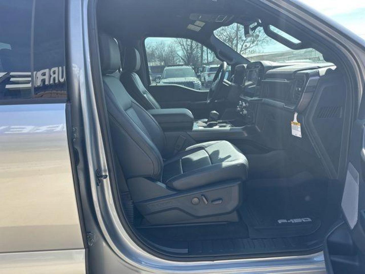 2026 Silver Metallic /Black Ford F-150 Lariat (1FTFW5L82TK) with an 3.5L V6 EcoBoost engine, Automatic transmission, located at 1105 E Mulberry, Kaufman, TX, 75142, (972) 962-2151, 32.589550, -96.300926 - 4WD.<br>Silver Metallic 2026 Ford F-150 4D SuperCrew Lariat 4WD 10-Speed Automatic 3.5L V6 EcoBoost 18/23 City/Highway MPG - Photo#17