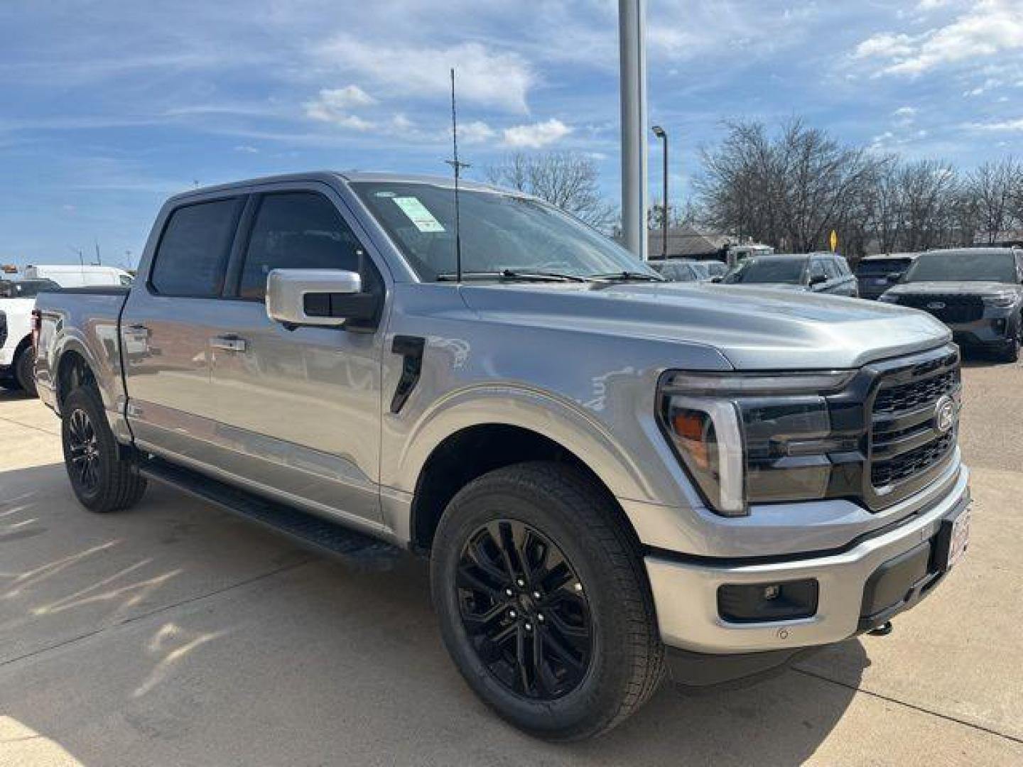 2026 Silver Metallic /Black Ford F-150 Lariat (1FTFW5L82TK) with an 3.5L V6 EcoBoost engine, Automatic transmission, located at 1105 E Mulberry, Kaufman, TX, 75142, (972) 962-2151, 32.589550, -96.300926 - $1,000 off MSRP!<br><br>4WD.<br>Silver Metallic 2026 Ford F-150 4D SuperCrew Lariat 4WD 10-Speed Automatic 3.5L V6 EcoBoost 18/23 City/Highway MPG Price includes: $1000 - Employee Pricing Retail Customer Cash. Exp. 07/06/2026 - Photo#5