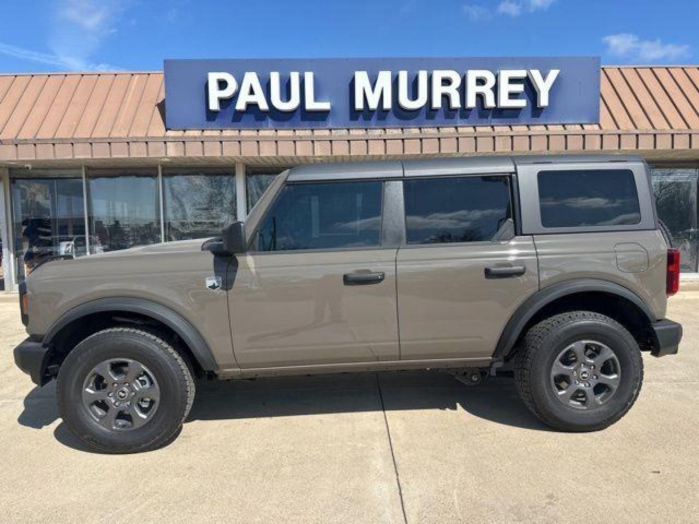 2025 Gray /Black Onyx Ford Bronco Big Bend (1FMDE7BH0SL) with an 2.3L EcoBoost I-4 engine, Automatic transmission, located at 1105 E Mulberry, Kaufman, TX, 75142, (972) 962-2151, 32.589550, -96.300926 - $3,687 off MSRP!<br><br><br>Marsh Gray 2025 Ford Bronco 4D Sport Utility Big Bend 4WD 10-Speed Automatic 2.3L EcoBoost I-4 18/22 City/Highway MPG Price includes: $2500 - Retail Customer Cash. Exp. 03/31/2026 - Photo#0