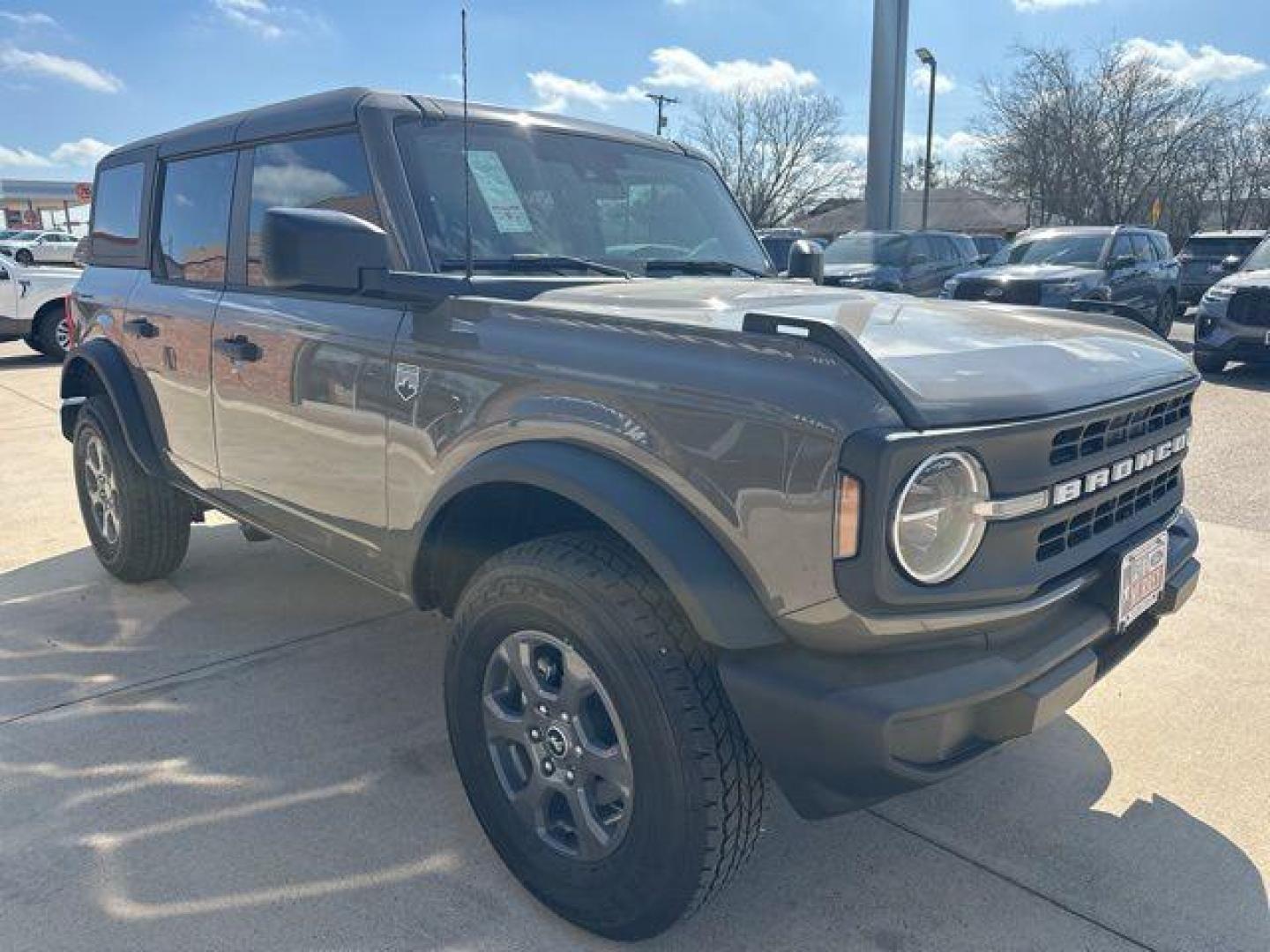 2025 Gray /Black Onyx Ford Bronco Big Bend (1FMDE7BH0SL) with an 2.3L EcoBoost I-4 engine, Automatic transmission, located at 1105 E Mulberry, Kaufman, TX, 75142, (972) 962-2151, 32.589550, -96.300926 - $3,687 off MSRP!<br><br><br>Marsh Gray 2025 Ford Bronco 4D Sport Utility Big Bend 4WD 10-Speed Automatic 2.3L EcoBoost I-4 18/22 City/Highway MPG Price includes: $2500 - Retail Customer Cash. Exp. 03/31/2026 - Photo#5