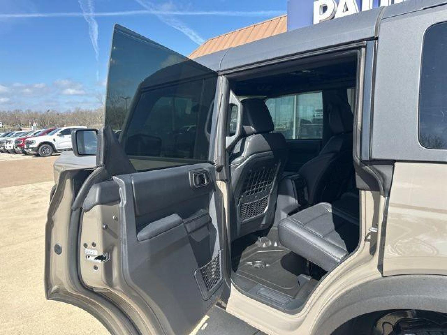2025 Gray /Black Onyx Ford Bronco Big Bend (1FMDE7BH0SL) with an 2.3L EcoBoost I-4 engine, Automatic transmission, located at 1105 E Mulberry, Kaufman, TX, 75142, (972) 962-2151, 32.589550, -96.300926 - $2,887 off MSRP!<br><br><br>Marsh Gray 2025 Ford Bronco 4D Sport Utility Big Bend 4WD 10-Speed Automatic 2.3L EcoBoost I-4 18/22 City/Highway MPG Price includes: $1000 - Employee Pricing Retail Customer Cash. Exp. 07/06/2026 - Photo#11
