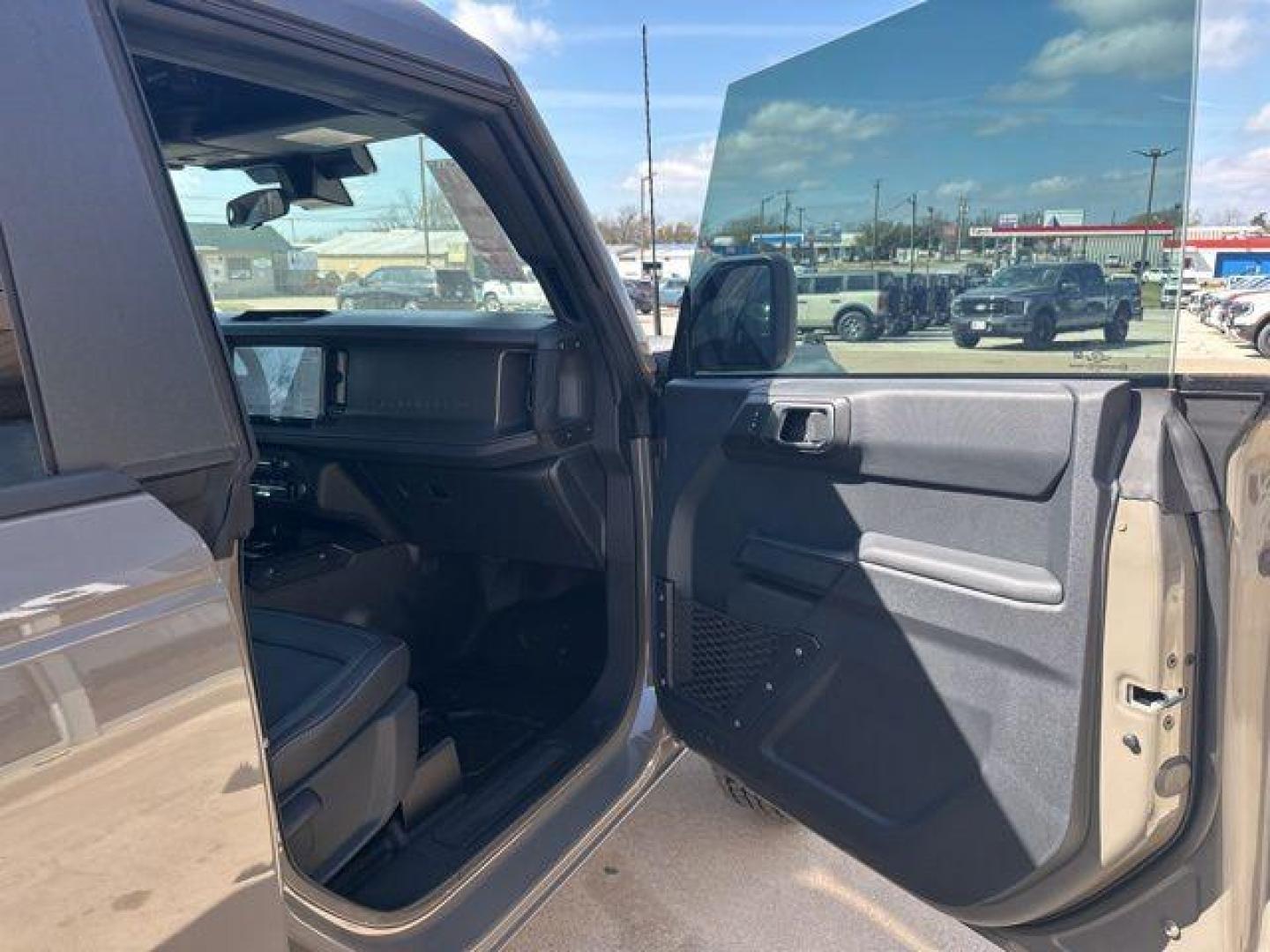 2025 Gray /Black Onyx Ford Bronco Big Bend (1FMDE7BH0SL) with an 2.3L EcoBoost I-4 engine, Automatic transmission, located at 1105 E Mulberry, Kaufman, TX, 75142, (972) 962-2151, 32.589550, -96.300926 - $2,887 off MSRP!<br><br><br>Marsh Gray 2025 Ford Bronco 4D Sport Utility Big Bend 4WD 10-Speed Automatic 2.3L EcoBoost I-4 18/22 City/Highway MPG Price includes: $1000 - Employee Pricing Retail Customer Cash. Exp. 07/06/2026 - Photo#16