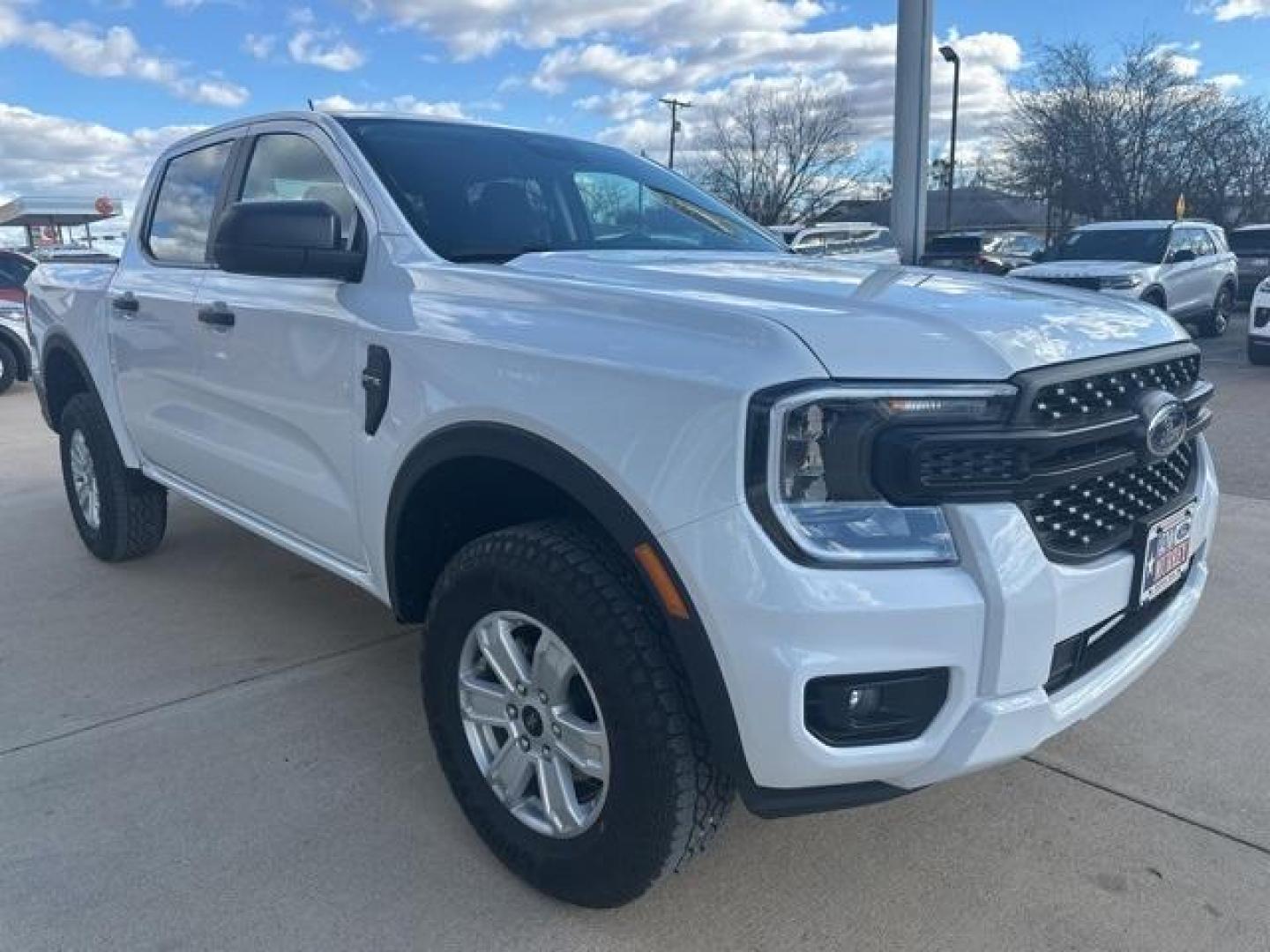 2025 Oxford White /Ebony Interior Trim Ford Ranger XL (1FTER4BH0SL) with an EcoBoost 2.3L I4 GTDi DOHC Turbocharged VCT engine, Automatic transmission, located at 1105 E Mulberry, Kaufman, TX, 75142, (972) 962-2151, 32.589550, -96.300926 - Recent Arrival! $2,000 off MSRP!<br><br><br>Oxford White 2025 Ford Ranger 4D Crew Cab XL RWD 10-Speed Automatic EcoBoost 2.3L I4 GTDi DOHC Turbocharged VCT 21/25 City/Highway MPG Price includes: $2000 - Bonus Customer Cash. Exp. 03/31/2026 - Photo#5