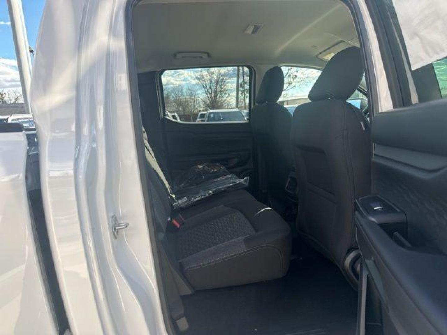 2025 Oxford White /Ebony Interior Trim Ford Ranger XL (1FTER4BH0SL) with an EcoBoost 2.3L I4 GTDi DOHC Turbocharged VCT engine, Automatic transmission, located at 1105 E Mulberry, Kaufman, TX, 75142, (972) 962-2151, 32.589550, -96.300926 - $3,475 off MSRP! Priced below KBB Fair Purchase Price!<br><br><br>Oxford White 2025 Ford Ranger 4D Crew Cab XL RWD 10-Speed Automatic EcoBoost 2.3L I4 GTDi DOHC Turbocharged VCT 21/25 City/Highway MPG Price includes: $1000 - Truck Month Bonus Customer Cash. Exp. 03/31/2026 $2000 - Bonus Customer Cas - Photo#15