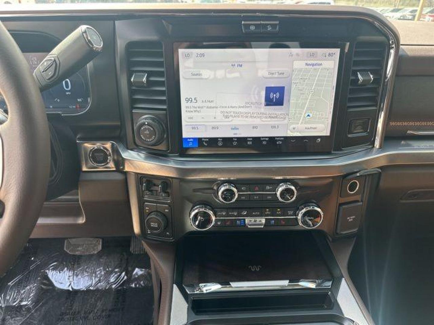 2026 White Metallic /Java Ford F-250SD King Ranch (1FT8W2BM8TE) with an 6.7L High Output Power Stroke V8 Diesel engine, Automatic transmission, located at 1105 E Mulberry, Kaufman, TX, 75142, (972) 962-2151, 32.589550, -96.300926 - $5,358 off MSRP!<br><br>4WD.<br>Star White Metallic Tri-Coat 2026 Ford F-250SD 4D Crew Cab King Ranch 4WD 10-Speed Automatic 6.7L High Output Power Stroke V8 Diesel - Photo#9