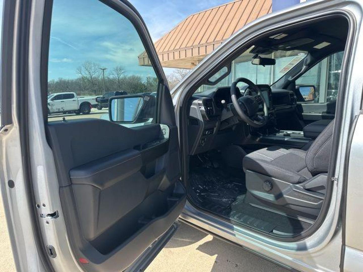 2026 Iconic Silver Metallic /Black Ford F-150 STX (1FTEW2KPXTK) with an 2.7L V6 EcoBoost engine, Automatic transmission, located at 1105 E Mulberry, Kaufman, TX, 75142, (972) 962-2151, 32.589550, -96.300926 - $3,000 off MSRP! Priced below KBB Fair Purchase Price!<br><br><br>Iconic Silver Metallic 2026 Ford F-150 4D SuperCrew STX RWD 10-Speed Automatic 2.7L V6 EcoBoost 20/26 City/Highway MPG<br><br>20/26 City/Highway MPG Price includes: $1000 - Retail Bonus Cash. Exp. 03/31/2026 $2000 - Retail Customer Ca - Photo#5
