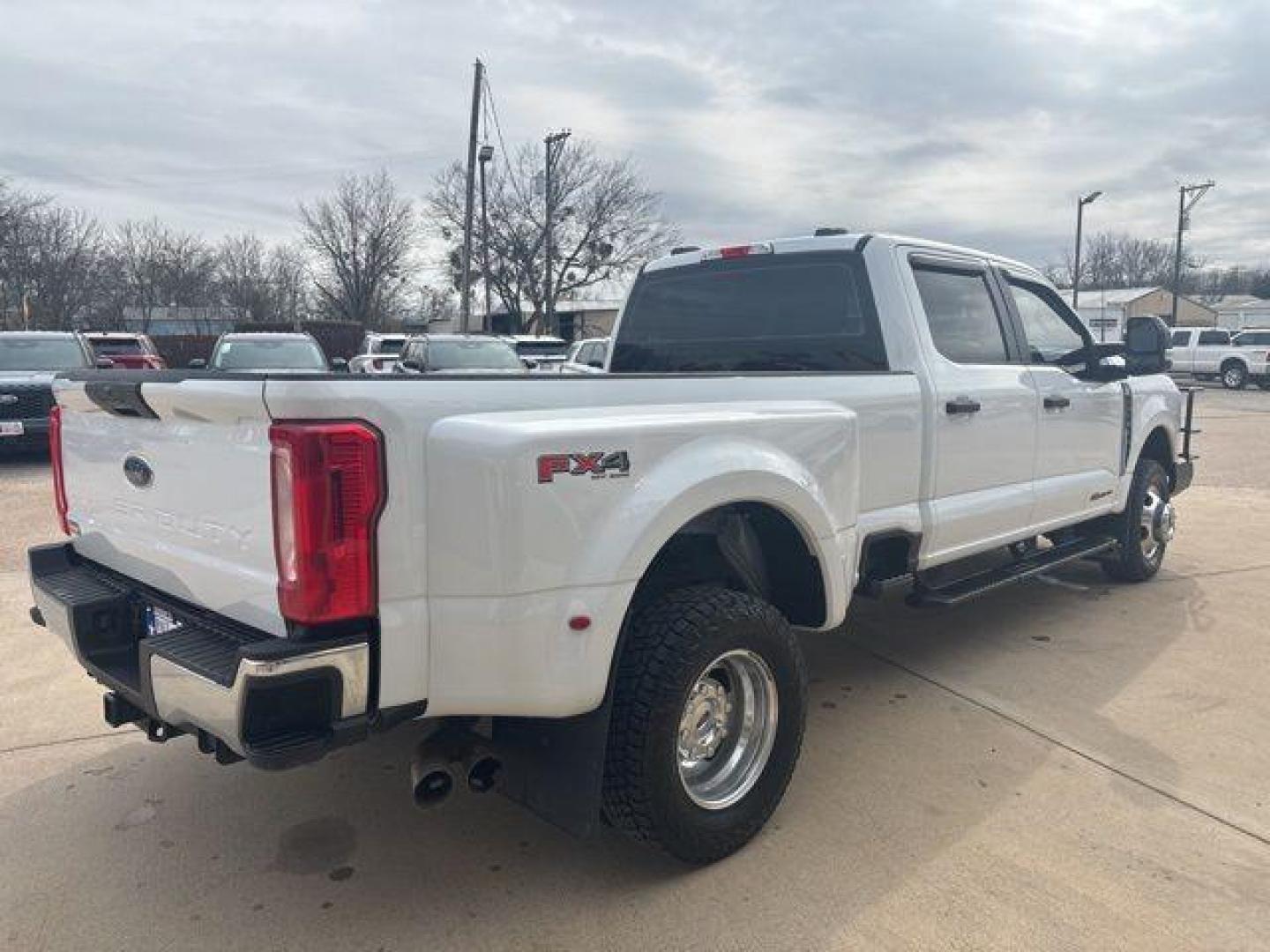 2023 Oxford White /Medium Dark Slate Ford F-350SD XL (1FT8W3DT6PE) with an Power Stroke 6.7L V8 DI 32V OHV Turbodiesel engine, Automatic transmission, located at 1105 E Mulberry, Kaufman, TX, 75142, (972) 962-2151, 32.589550, -96.300926 - Photo#4
