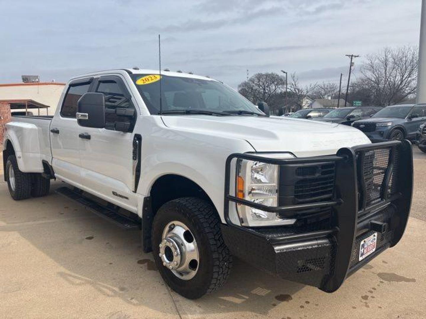 2023 Oxford White /Medium Dark Slate Ford F-350SD XL (1FT8W3DT6PE) with an Power Stroke 6.7L V8 DI 32V OHV Turbodiesel engine, Automatic transmission, located at 1105 E Mulberry, Kaufman, TX, 75142, (972) 962-2151, 32.589550, -96.300926 - Photo#5