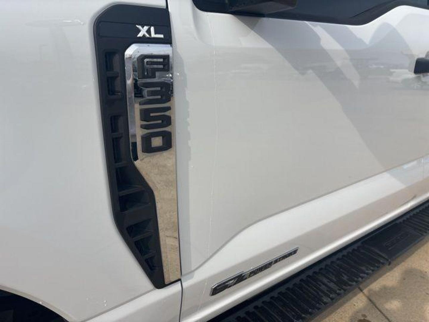 2023 Oxford White /Medium Dark Slate Ford F-350SD XL (1FT8W3DT6PE) with an Power Stroke 6.7L V8 DI 32V OHV Turbodiesel engine, Automatic transmission, located at 1105 E Mulberry, Kaufman, TX, 75142, (972) 962-2151, 32.589550, -96.300926 - Photo#7