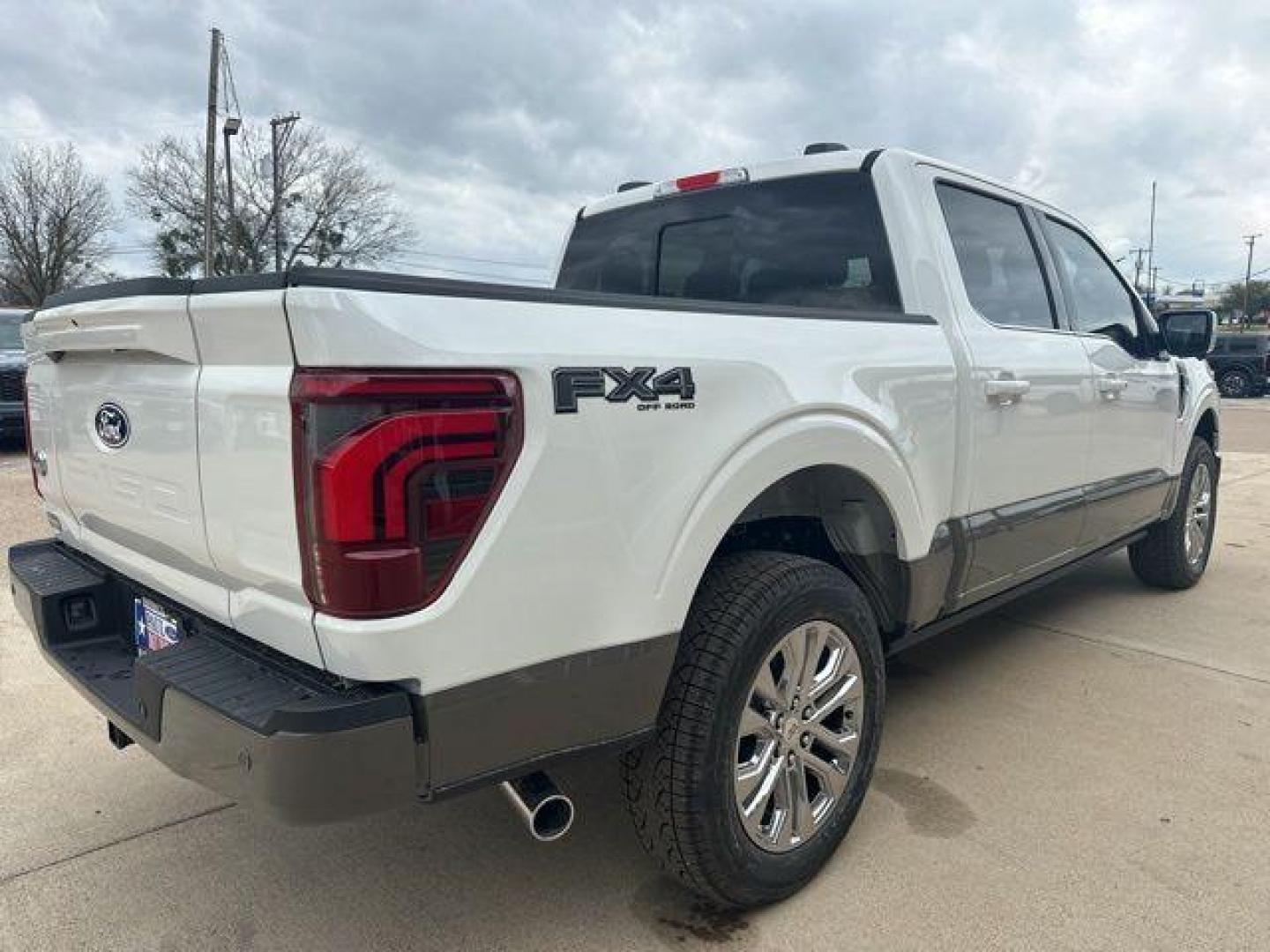 2026 White /Gray Ford F-150 King Ranch (1FTFW6L83TF) with an 3.5L V6 EcoBoost engine, Automatic transmission, located at 1105 E Mulberry, Kaufman, TX, 75142, (972) 962-2151, 32.589550, -96.300926 - 4WD.<br>White 2026 Ford F-150 4D SuperCrew King Ranch 4WD 10-Speed Automatic 3.5L V6 EcoBoost 18/23 City/Highway MPG - Photo#4