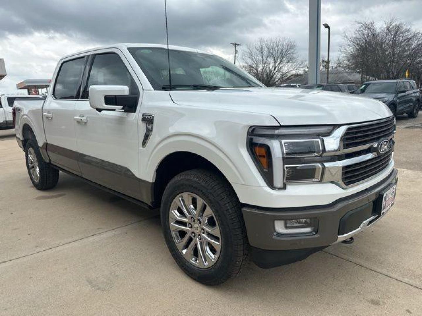2026 White /Gray Ford F-150 King Ranch (1FTFW6L83TF) with an 3.5L V6 EcoBoost engine, Automatic transmission, located at 1105 E Mulberry, Kaufman, TX, 75142, (972) 962-2151, 32.589550, -96.300926 - 4WD.<br>White 2026 Ford F-150 4D SuperCrew King Ranch 4WD 10-Speed Automatic 3.5L V6 EcoBoost 18/23 City/Highway MPG - Photo#5
