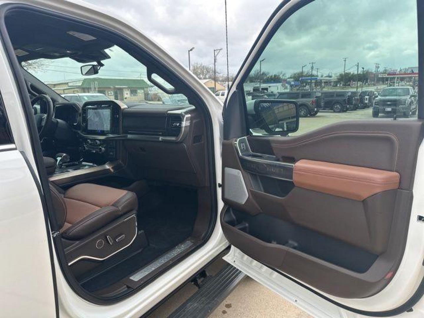 2026 White /Gray Ford F-150 King Ranch (1FTFW6L83TF) with an 3.5L V6 EcoBoost engine, Automatic transmission, located at 1105 E Mulberry, Kaufman, TX, 75142, (972) 962-2151, 32.589550, -96.300926 - 4WD.<br>White 2026 Ford F-150 4D SuperCrew King Ranch 4WD 10-Speed Automatic 3.5L V6 EcoBoost 18/23 City/Highway MPG - Photo#17