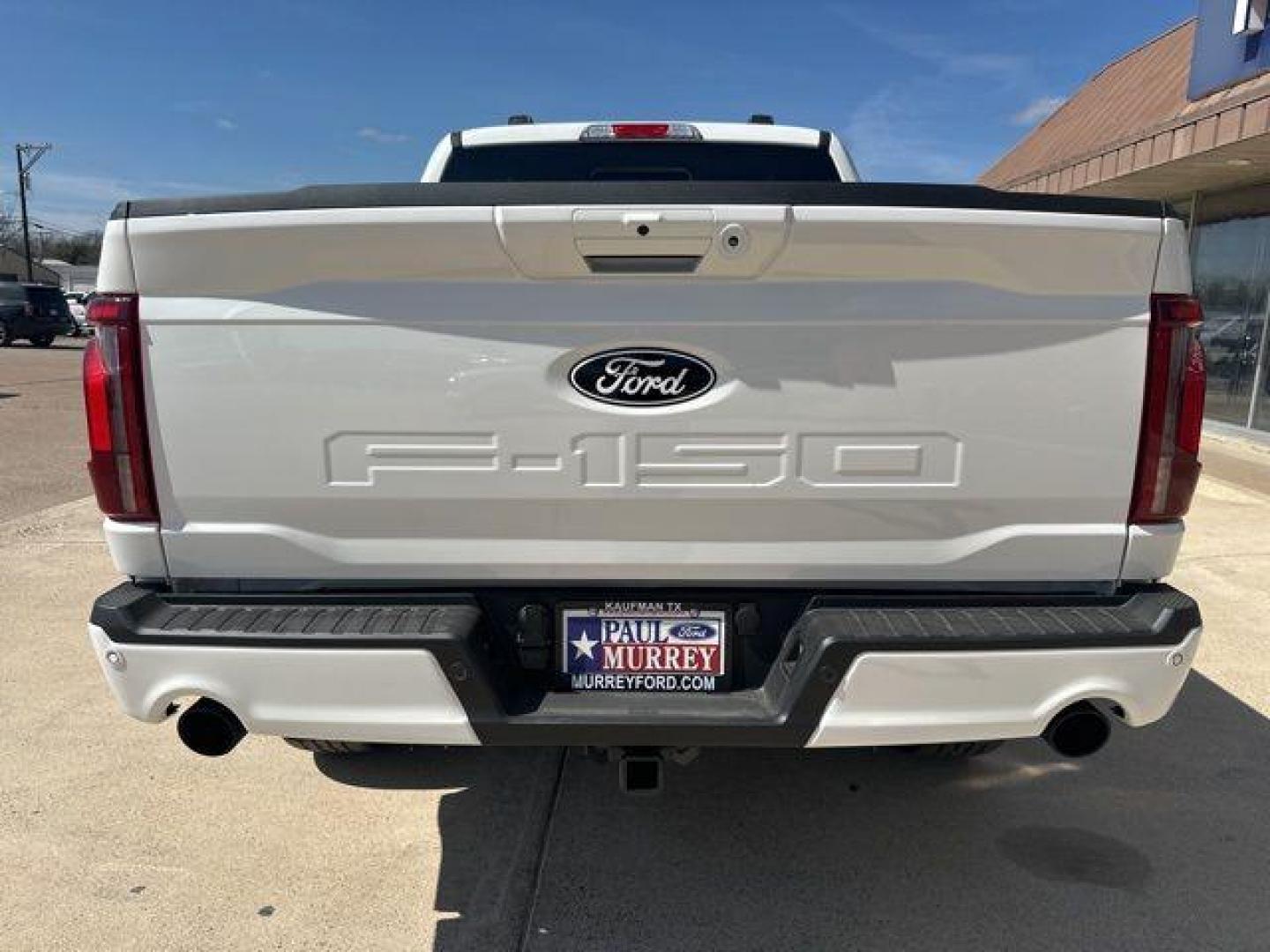 2026 White Metallic /Black Ford F-150 Lariat (1FTFW5L53TF) with an 5.0L V8 engine, Automatic transmission, located at 1105 E Mulberry, Kaufman, TX, 75142, (972) 962-2151, 32.589550, -96.300926 - $1,000 off MSRP!<br><br>4WD.<br>Star White Metallic Tri-Coat 2026 Ford F-150 4D SuperCrew Lariat 4WD 10-Speed Automatic 5.0L V8 17/22 City/Highway MPG Price includes: $1000 - Employee Pricing Retail Customer Cash. Exp. 07/06/2026 - Photo#3