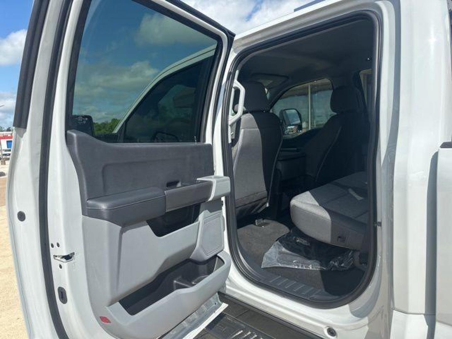 2026 Avalanche /Medium Dark Slate Ford F-250SD XL (1FT7W2BT4TE) with an Power Stroke 6.7L V8 DI 32V OHV Turbodiesel engine, Automatic transmission, located at 1105 E Mulberry, Kaufman, TX, 75142, (972) 962-2151, 32.589550, -96.300926 - Photo#10