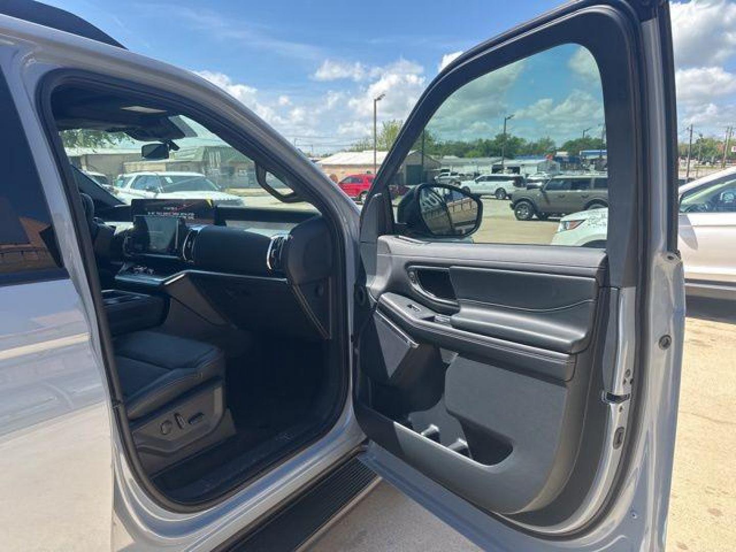 2026 Glacier Gray Metallic Tri-Coat /Black Ford Expedition Max Platinum (1FMJK1M85TE) with an EcoBoost 3.5L V6 GTDi DOHC 24V Twin Turbocharged engine, Automatic transmission, located at 1105 E Mulberry, Kaufman, TX, 75142, (972) 962-2151, 32.589550, -96.300926 - Glacier Gray Metallic Tri-Coat 2026 Ford Expedition Max 4D Sport Utility Platinum 4WD 10-Speed Automatic EcoBoost 3.5L V6 GTDi DOHC 24V Twin Turbocharged - Photo#16